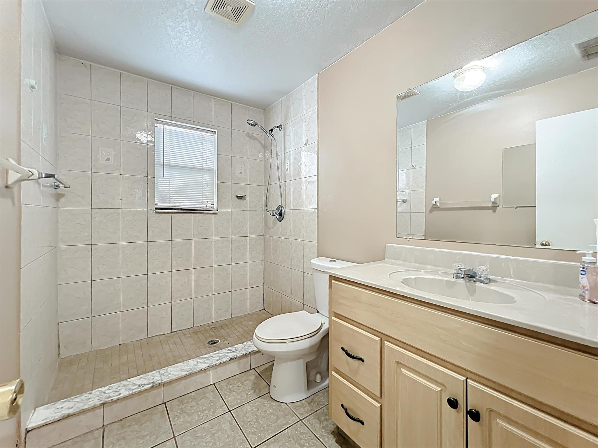 SILVER SPRINGS SHORES UNI - Residential