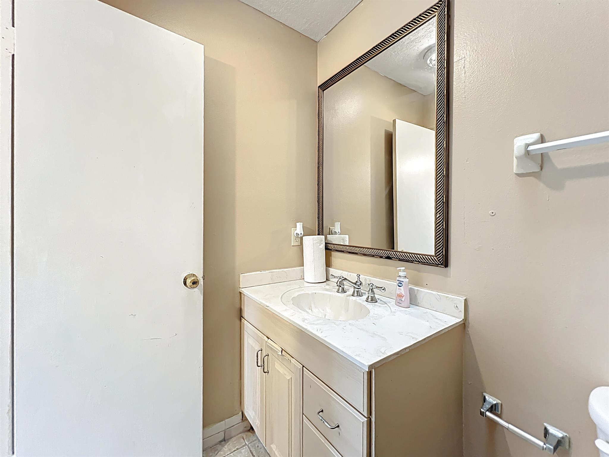 SILVER SPRINGS SHORES UNI - Residential