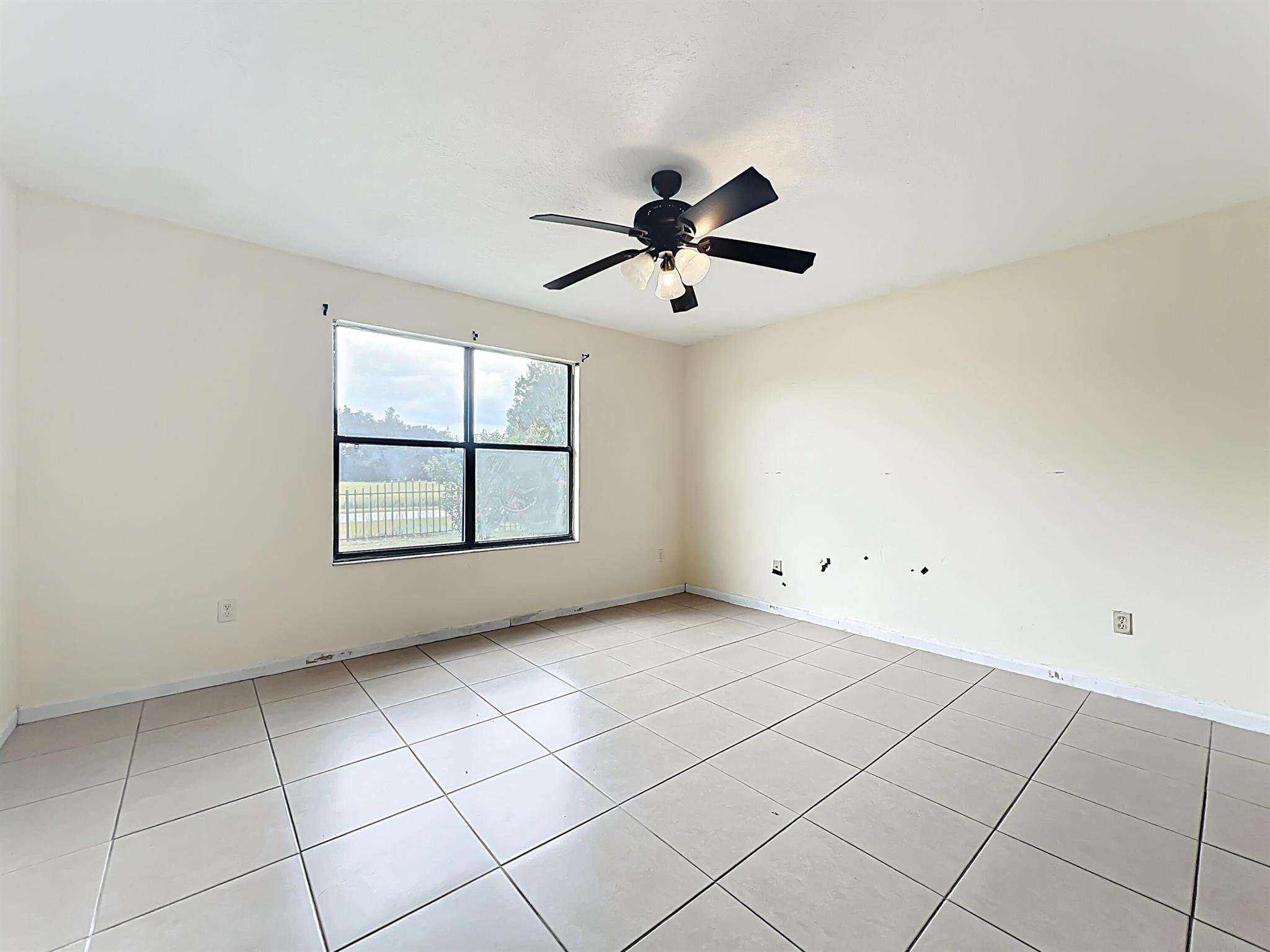 SILVER SPRINGS SHORES UNI - Residential