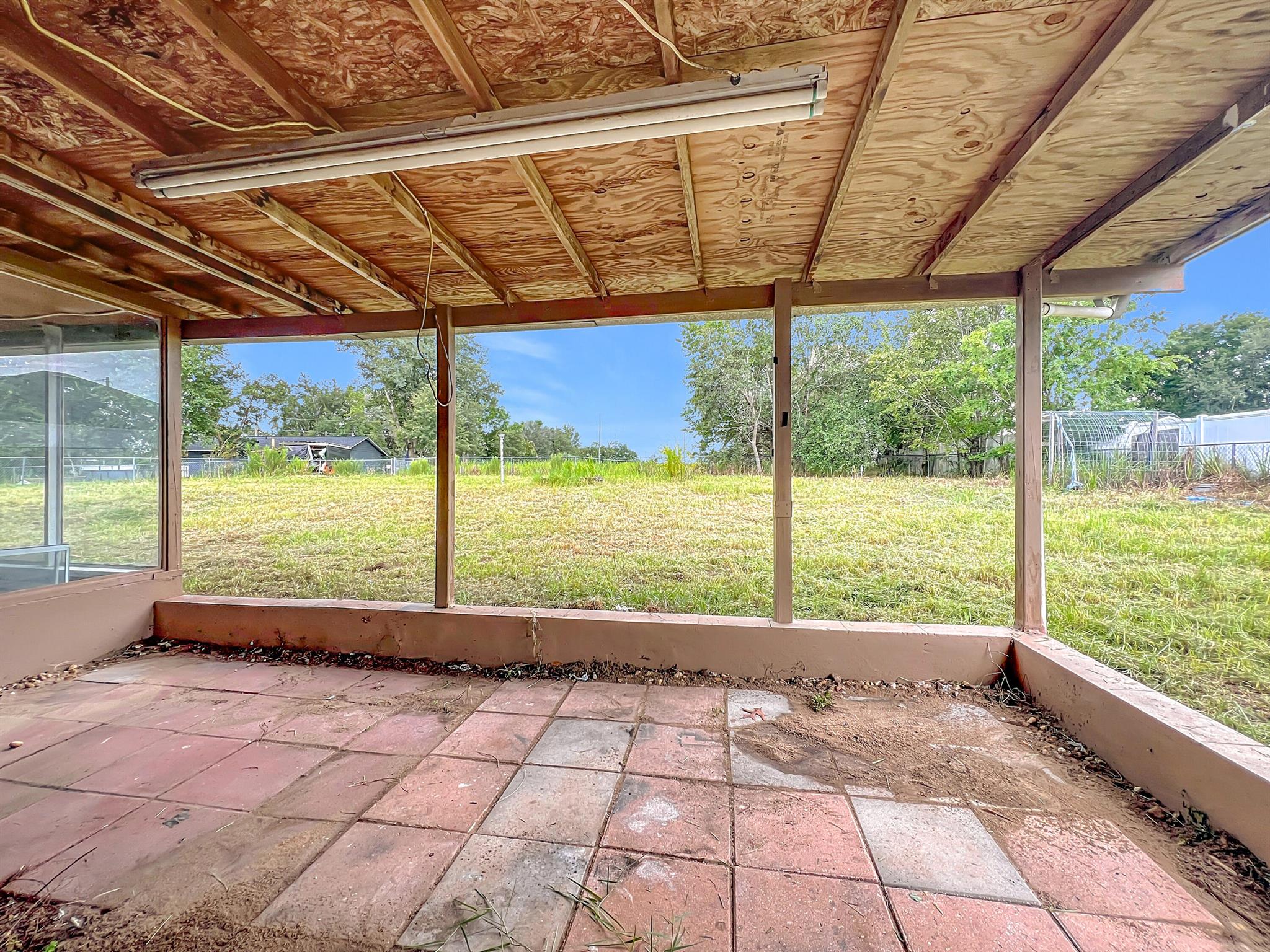 SILVER SPRINGS SHORES UNI - Residential