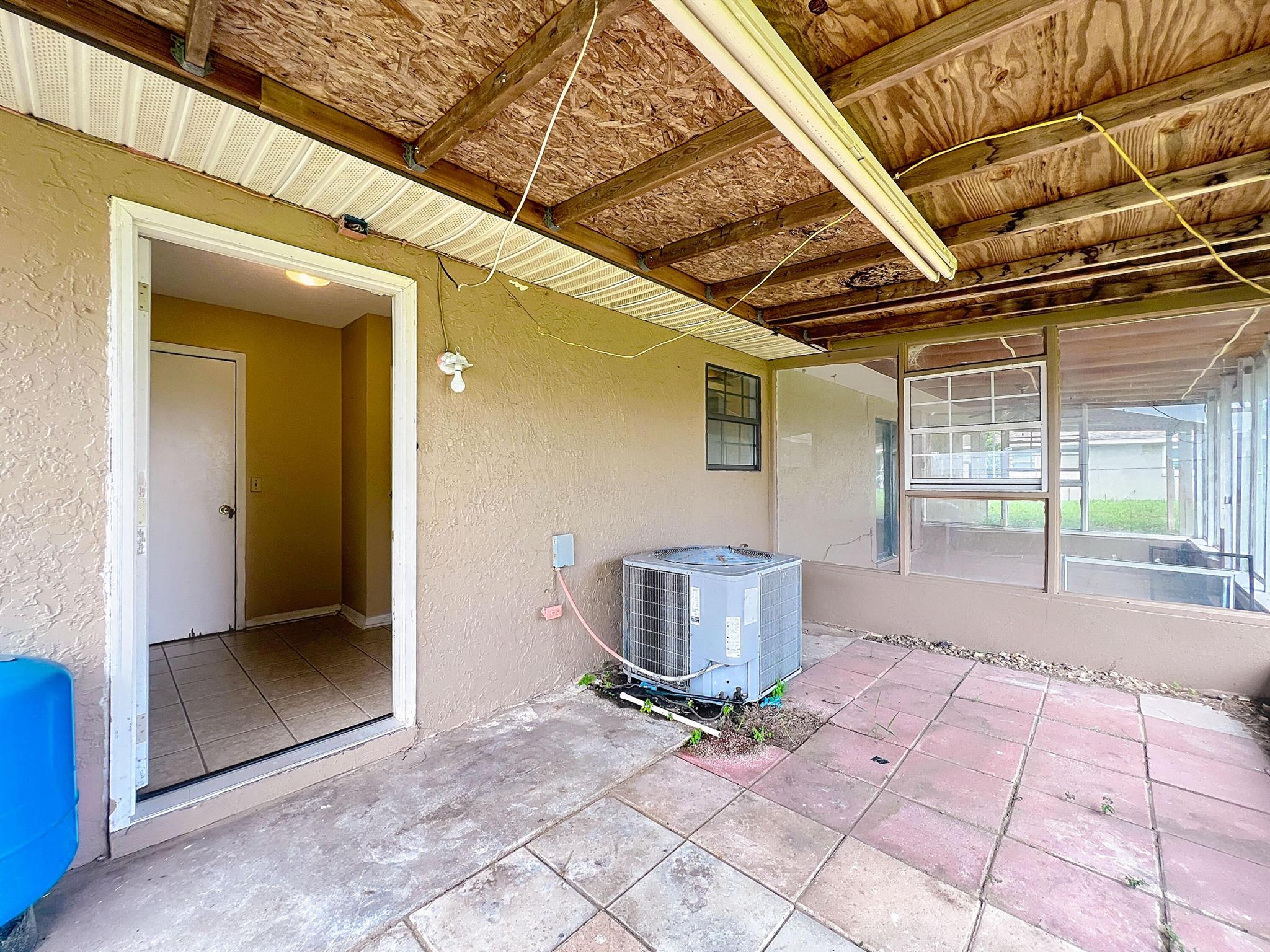 SILVER SPRINGS SHORES UNI - Residential