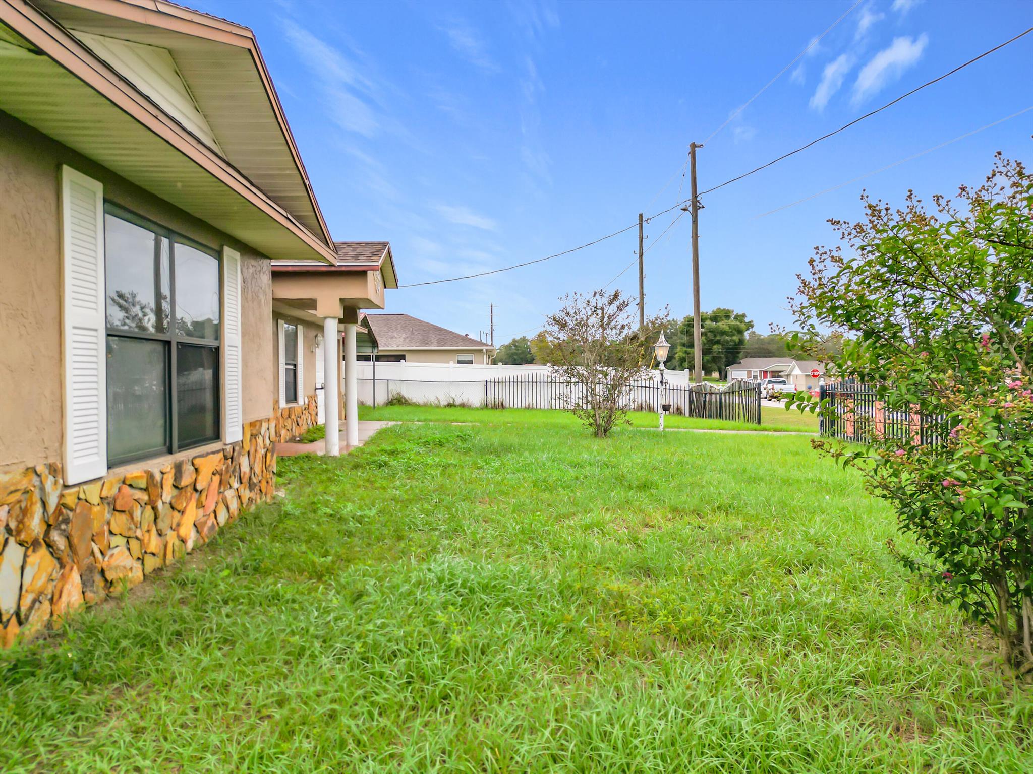 SILVER SPRINGS SHORES UNI - Residential