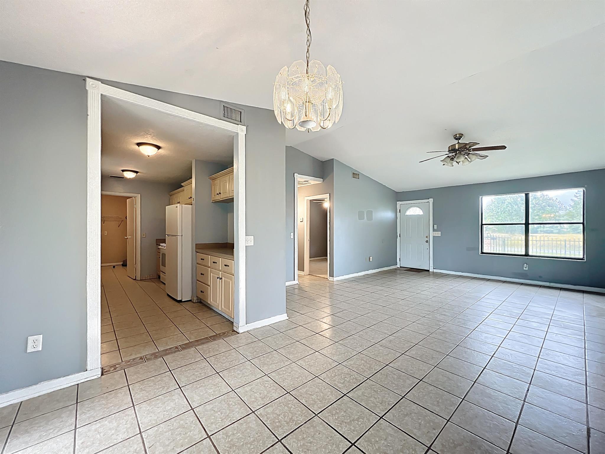 SILVER SPRINGS SHORES UNI - Residential