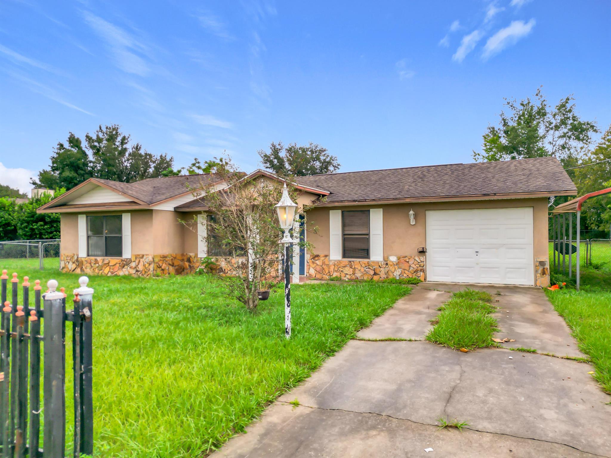 SILVER SPRINGS SHORES UNI - Residential