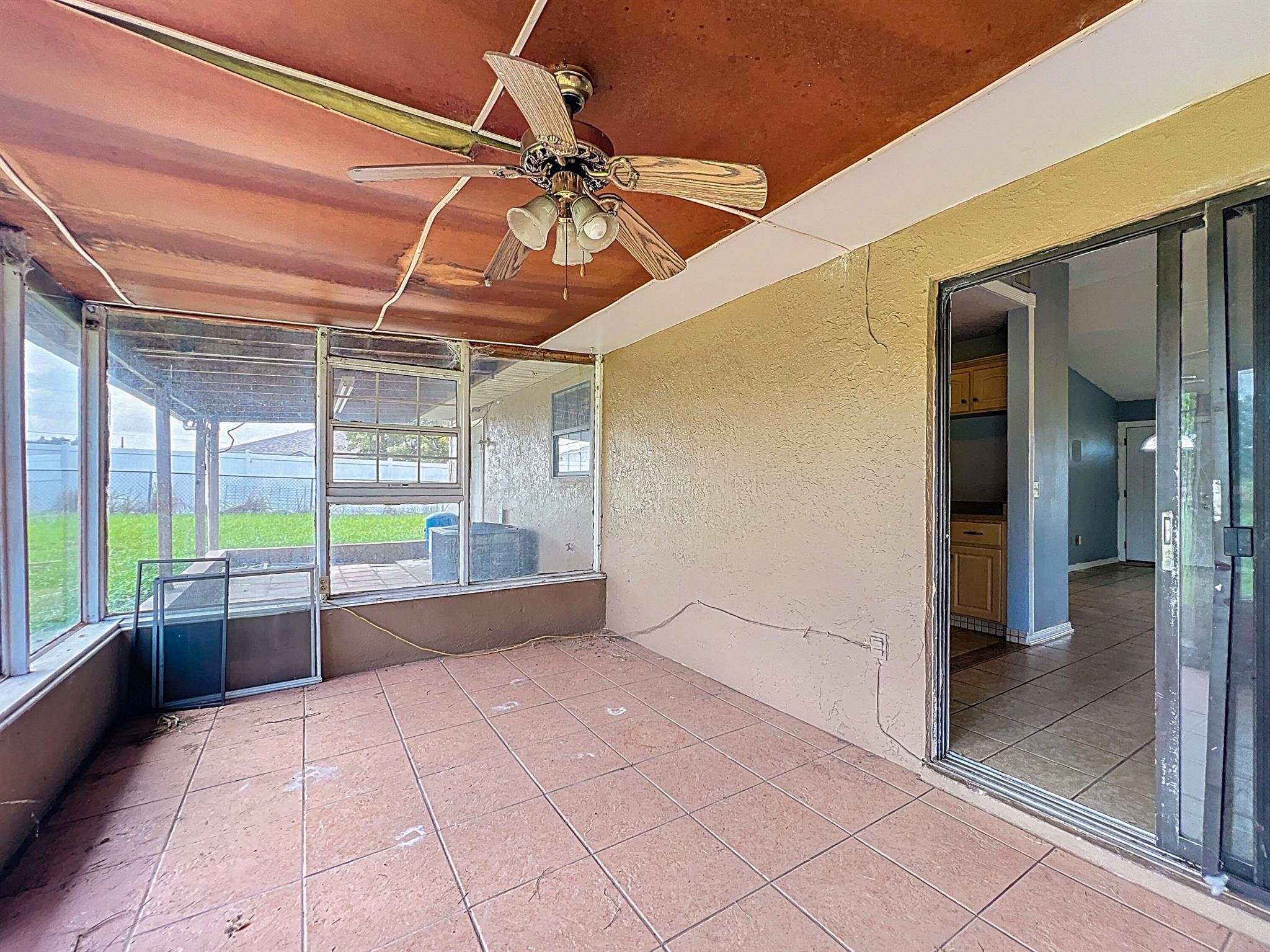 SILVER SPRINGS SHORES UNI - Residential