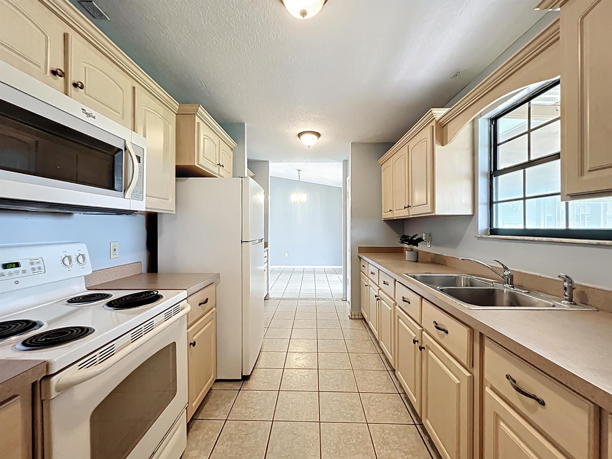 SILVER SPRINGS SHORES UNI - Residential