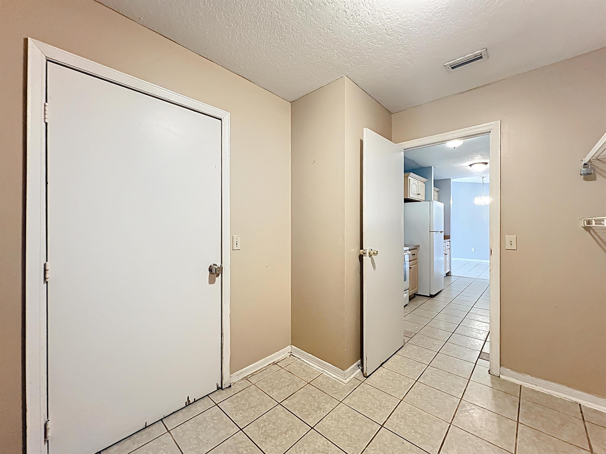 SILVER SPRINGS SHORES UNI - Residential