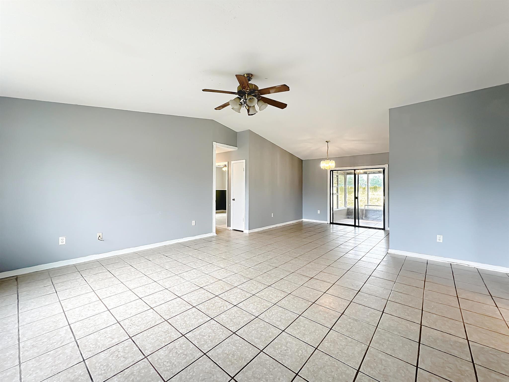 SILVER SPRINGS SHORES UNI - Residential