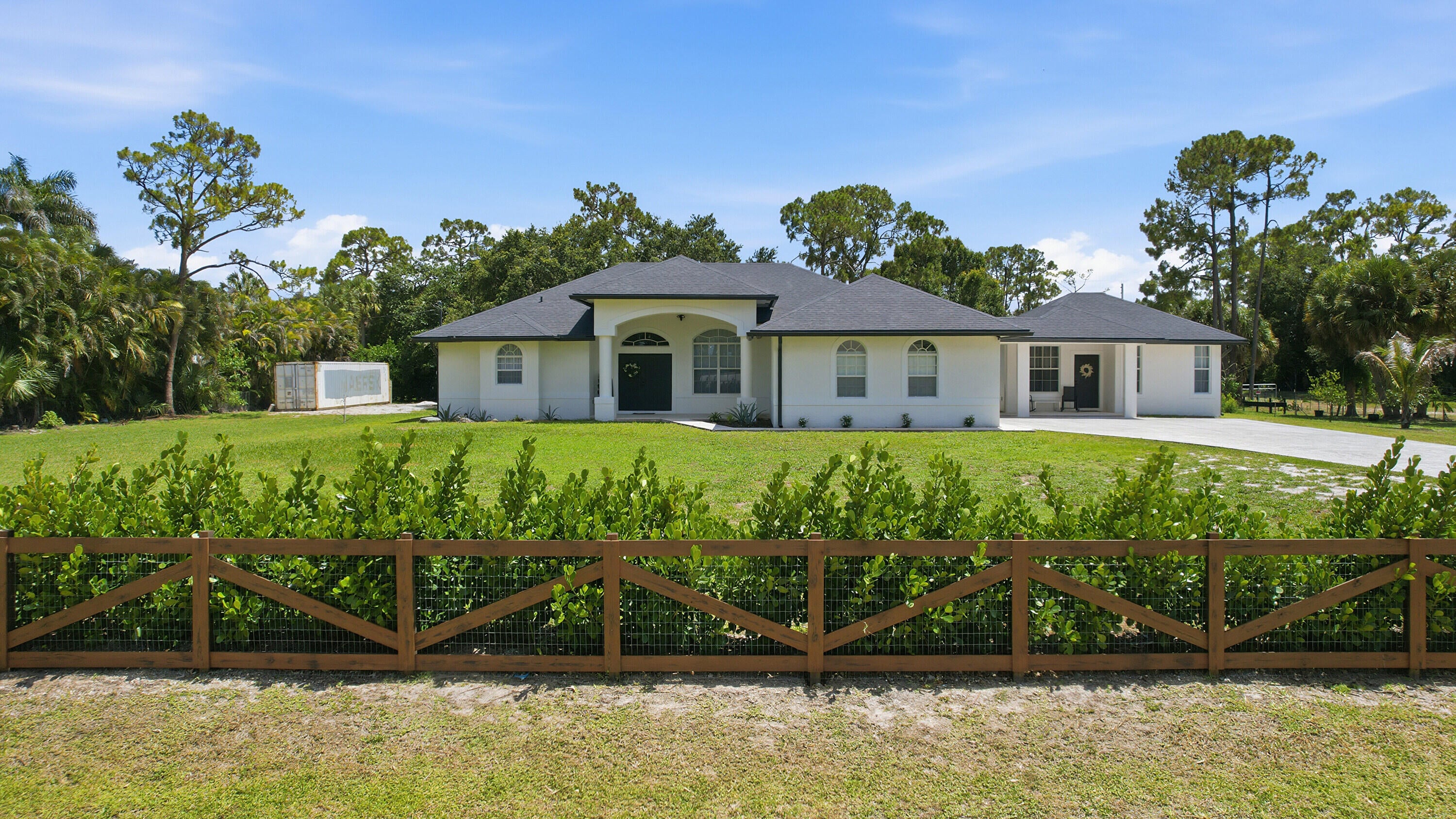 18220 90TH Street N, The Acreage, FL, 33470/$829,000 3 18220 90TH Street N