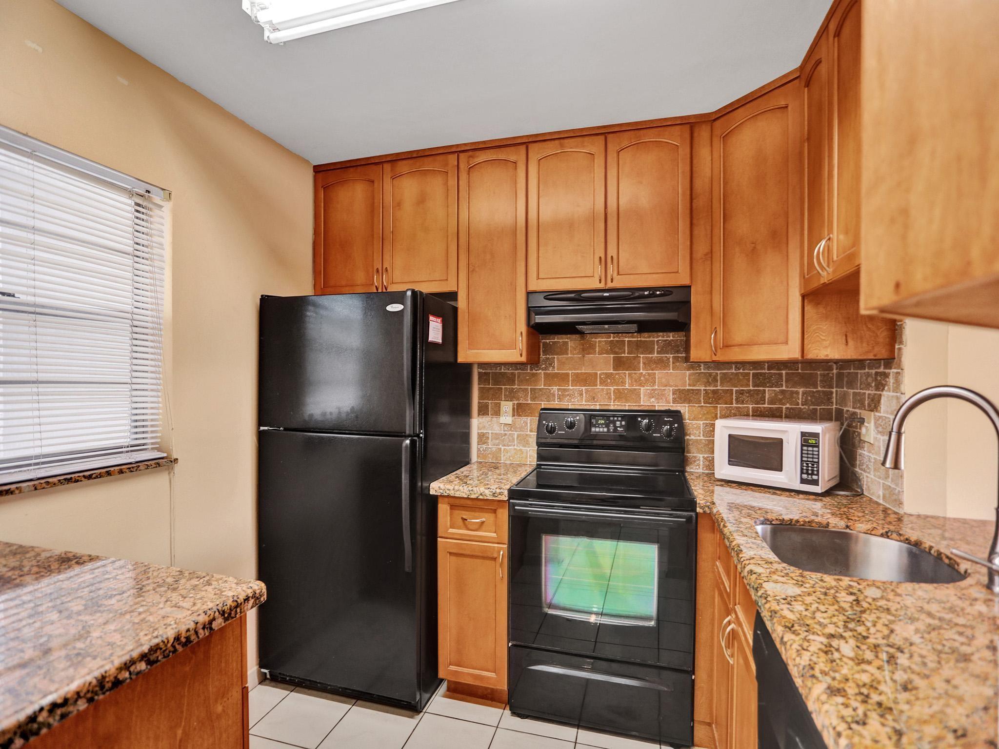 9330 Lagoon Pl 301