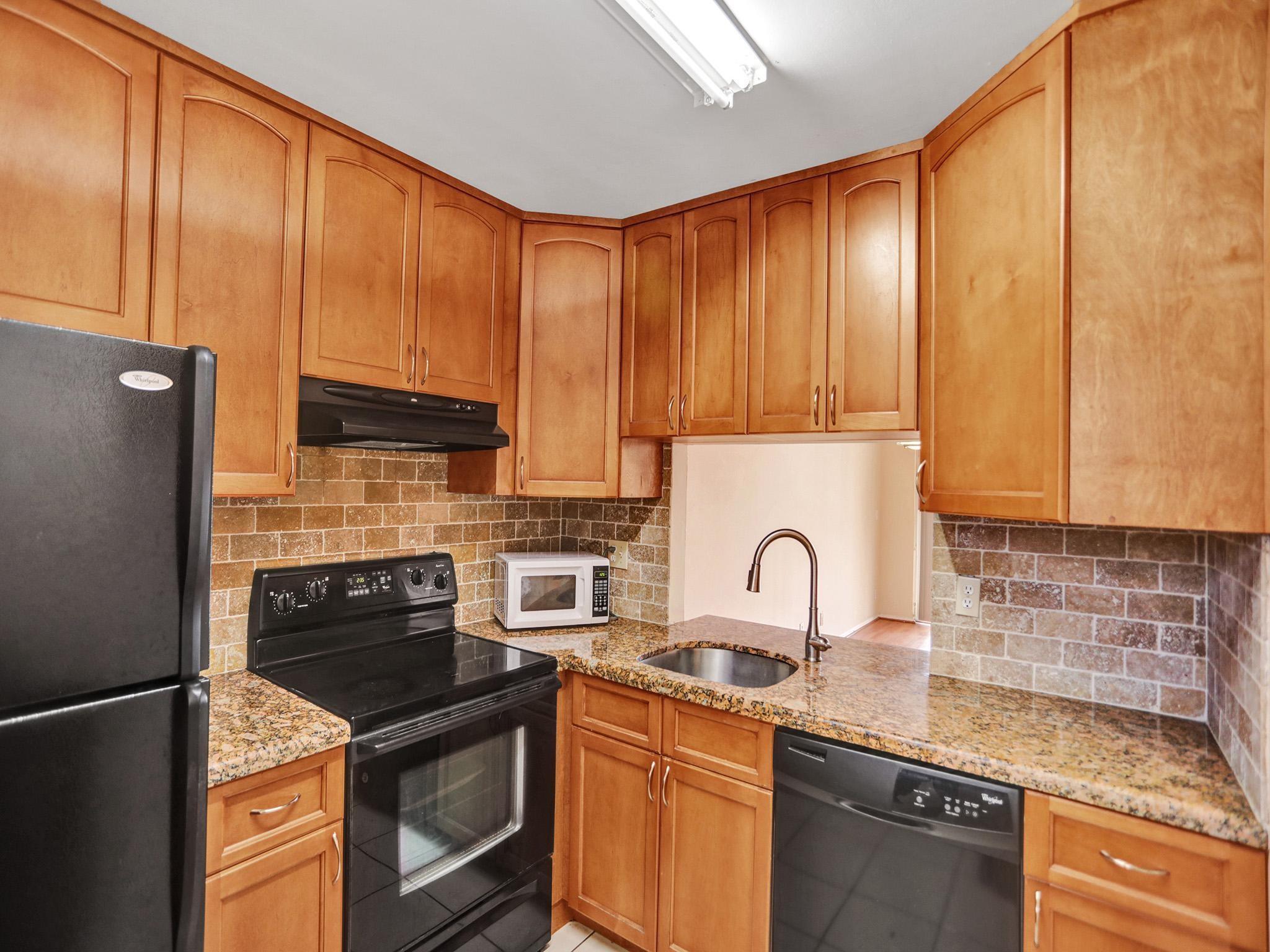 9330 Lagoon Pl 301