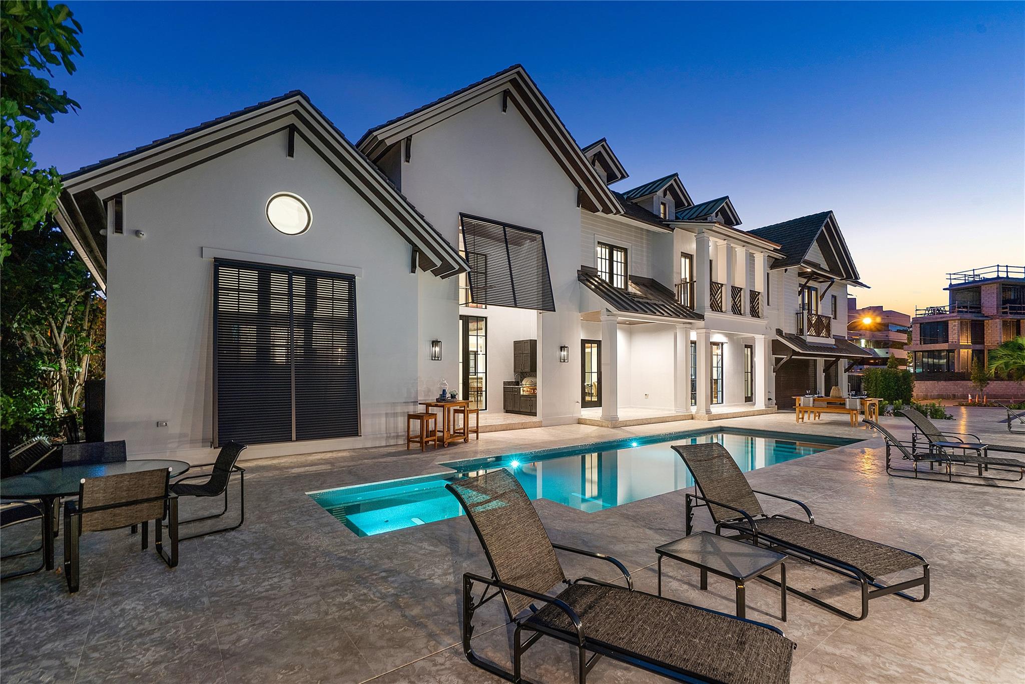 Venice 6-4 B - Residential