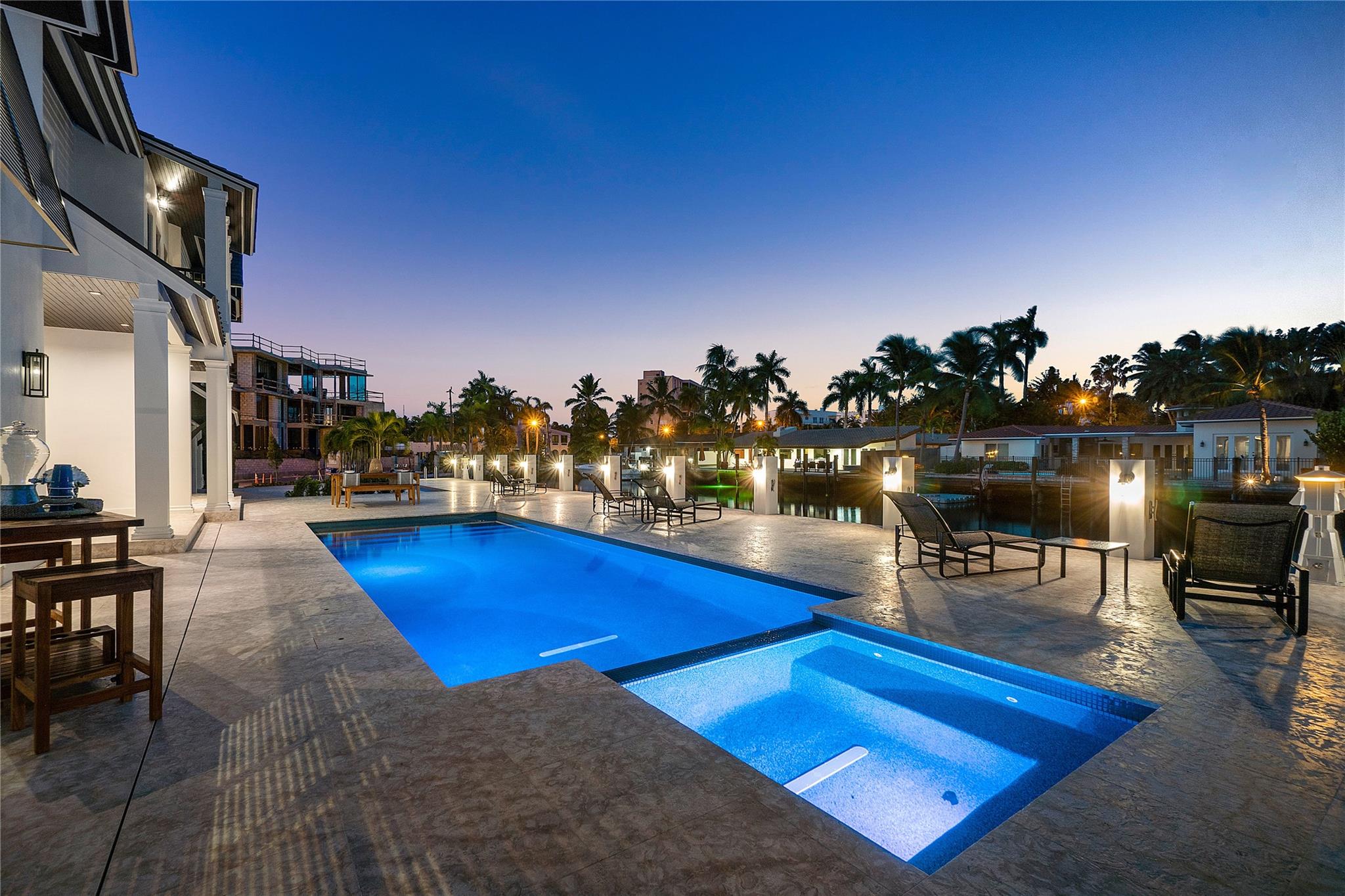 Venice 6-4 B - Residential