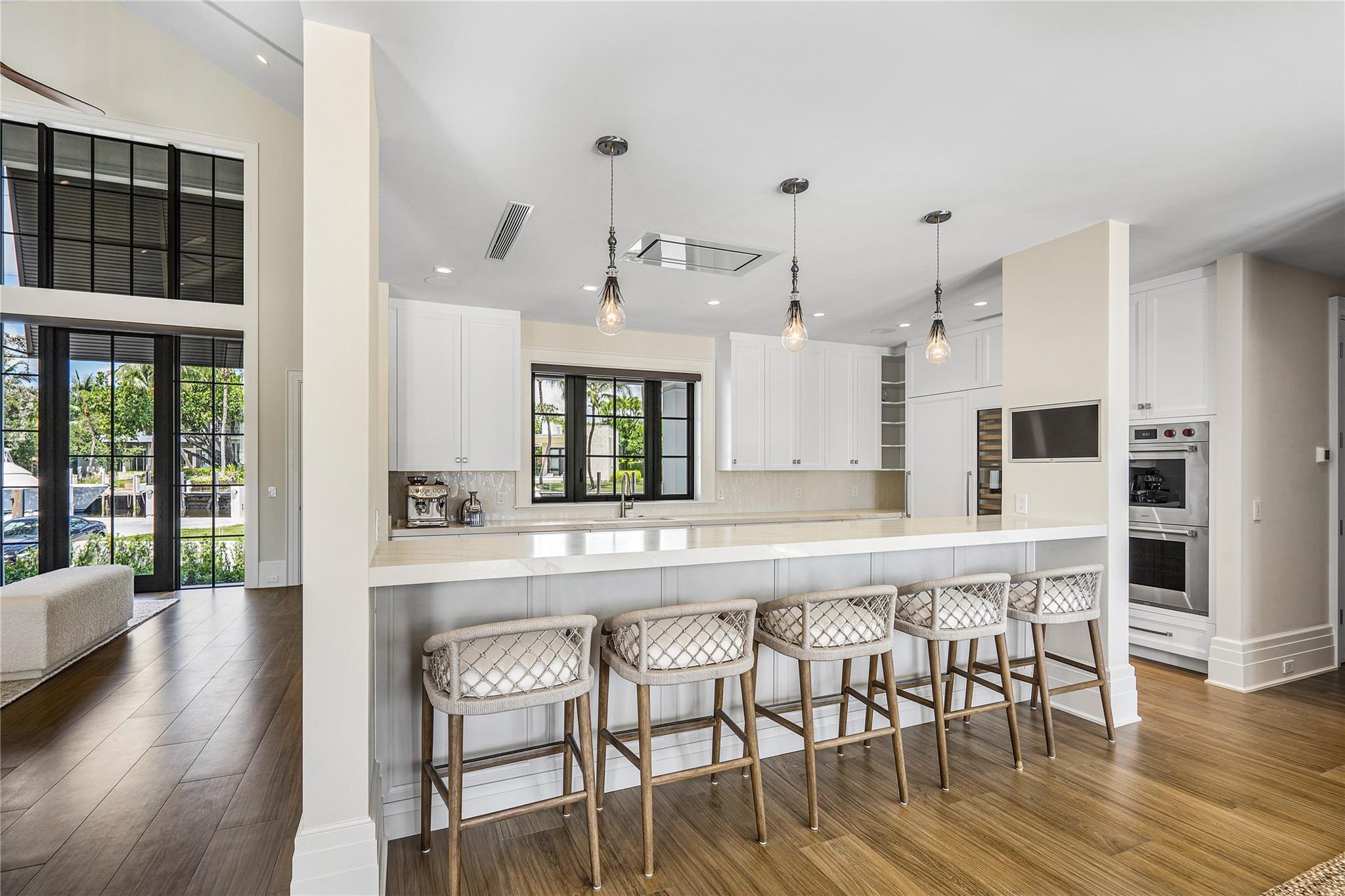 Venice 6-4 B - Residential