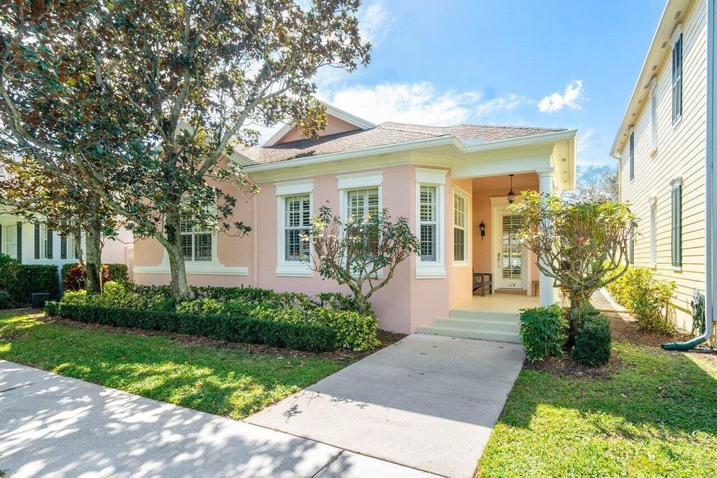 Photo of 114 Poinciana Drive, Jupiter, FL 33458 (MLS # R10960454)