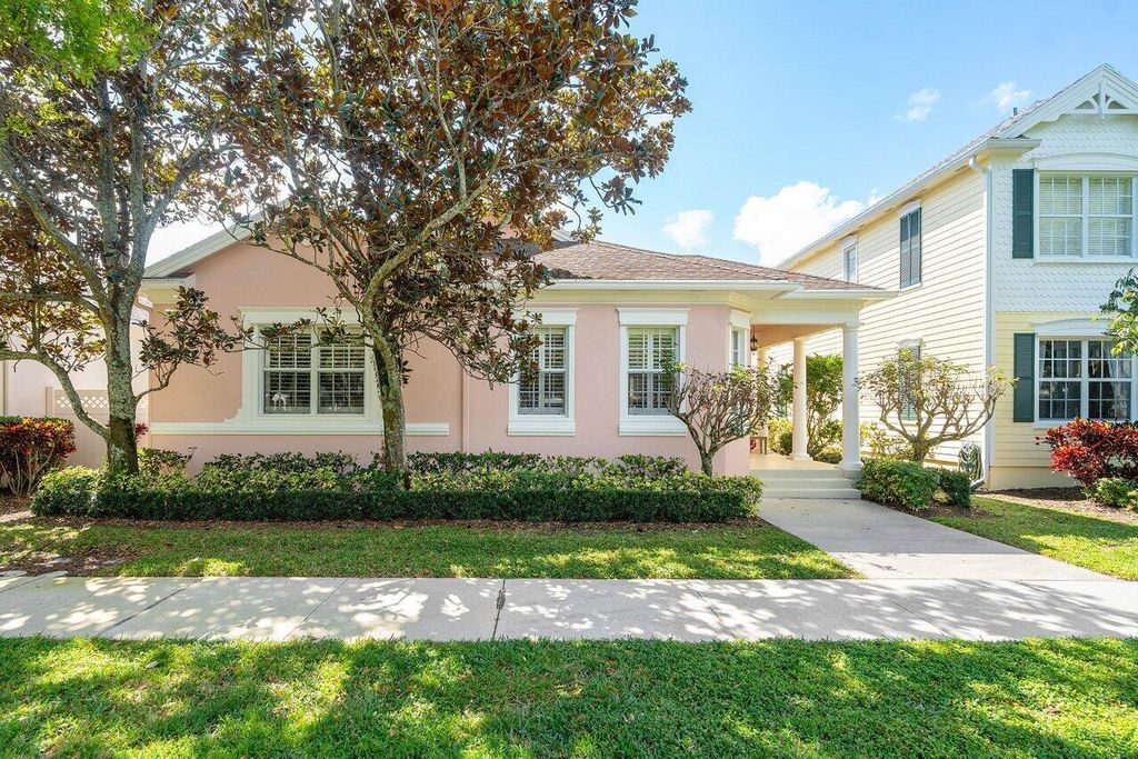 Photo of 114 Poinciana Drive, Jupiter, FL 33458 (MLS # R10960454)
