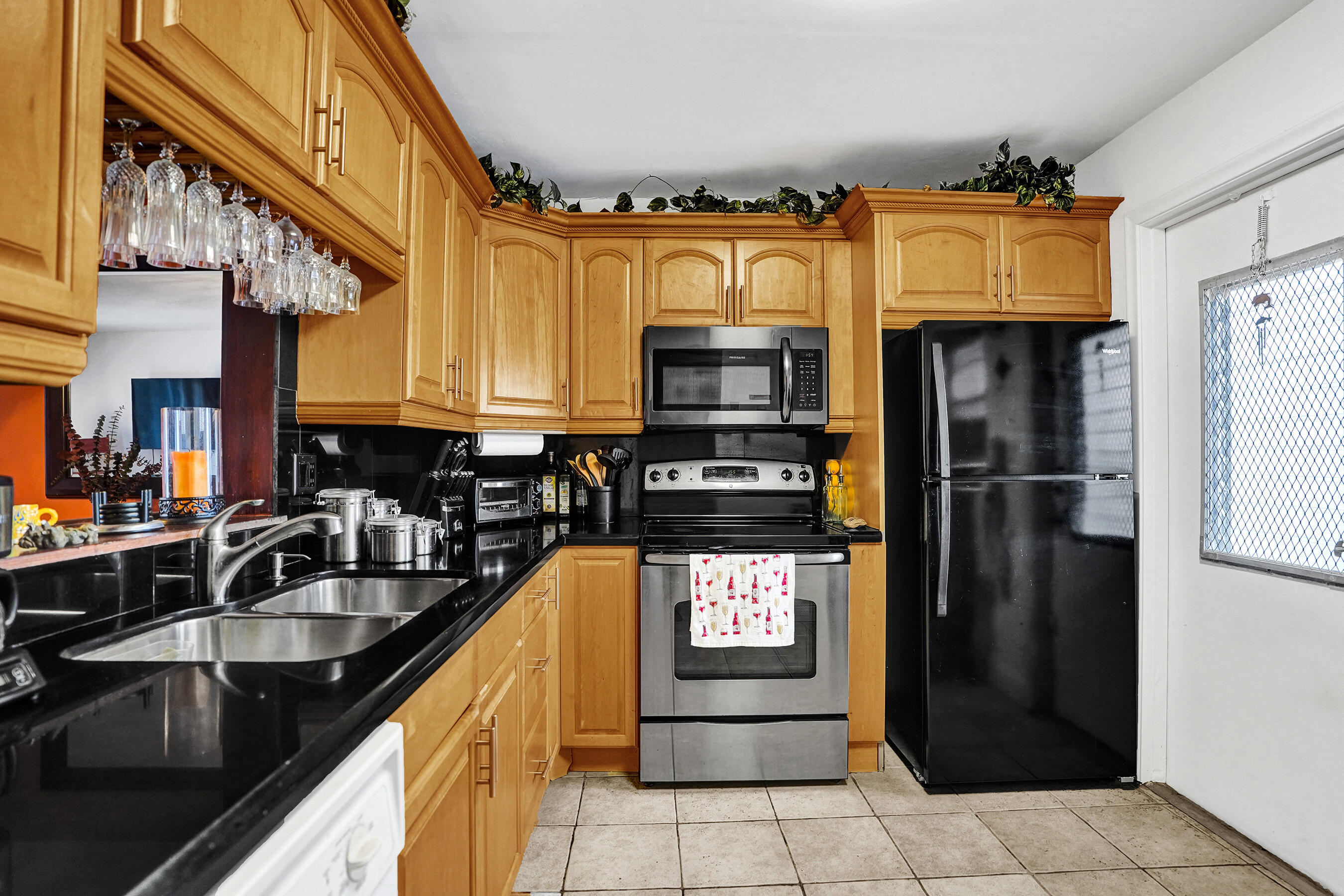 MEADOWBROOK TOWERS CONDO - Residential