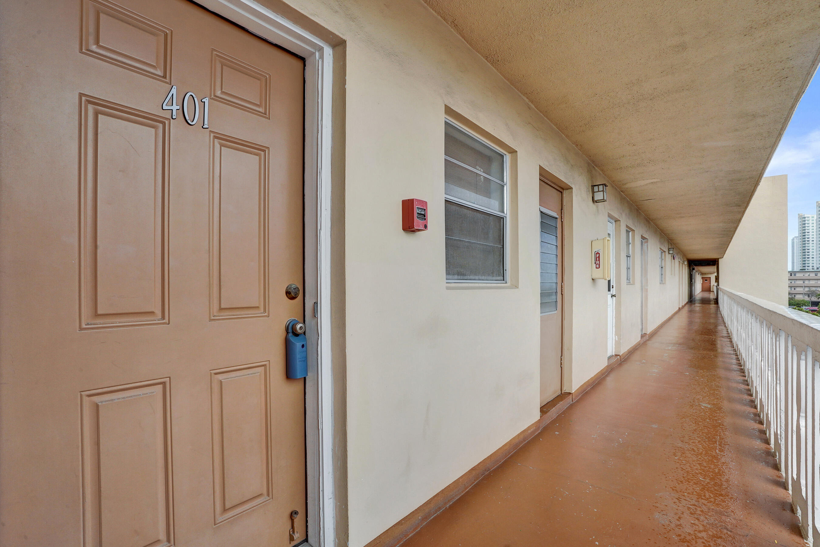 MEADOWBROOK TOWERS CONDO - Residential