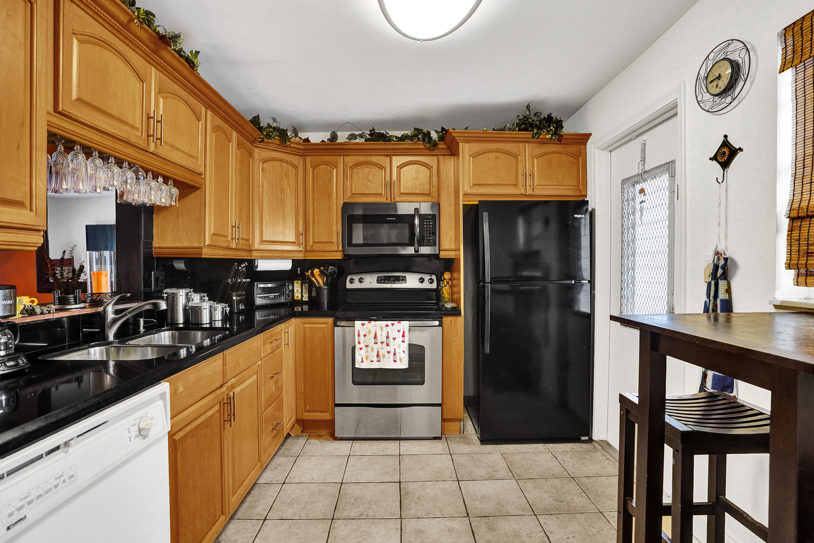 MEADOWBROOK TOWERS CONDO - Residential