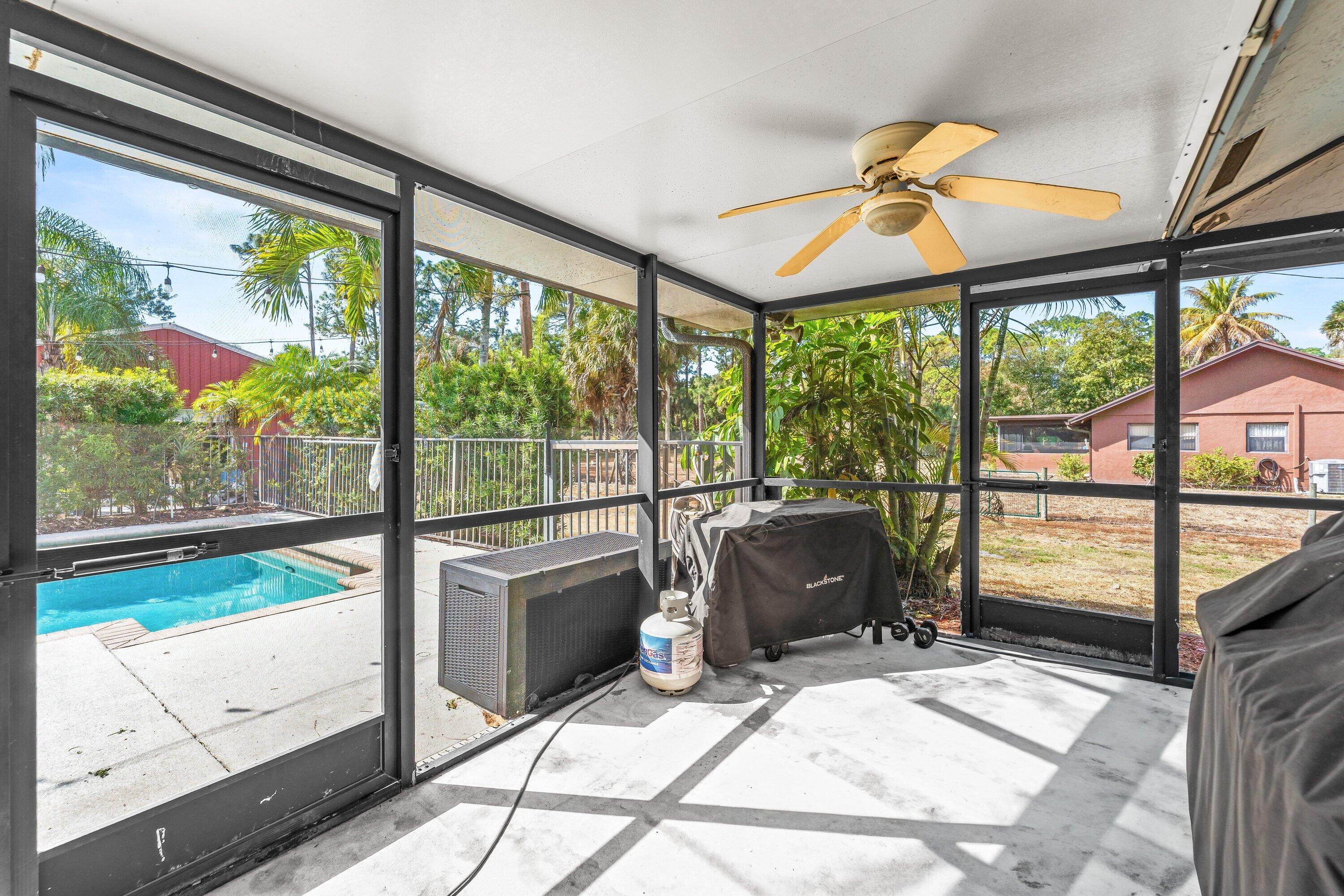 LOXAHATCHEE GROVES - Residential