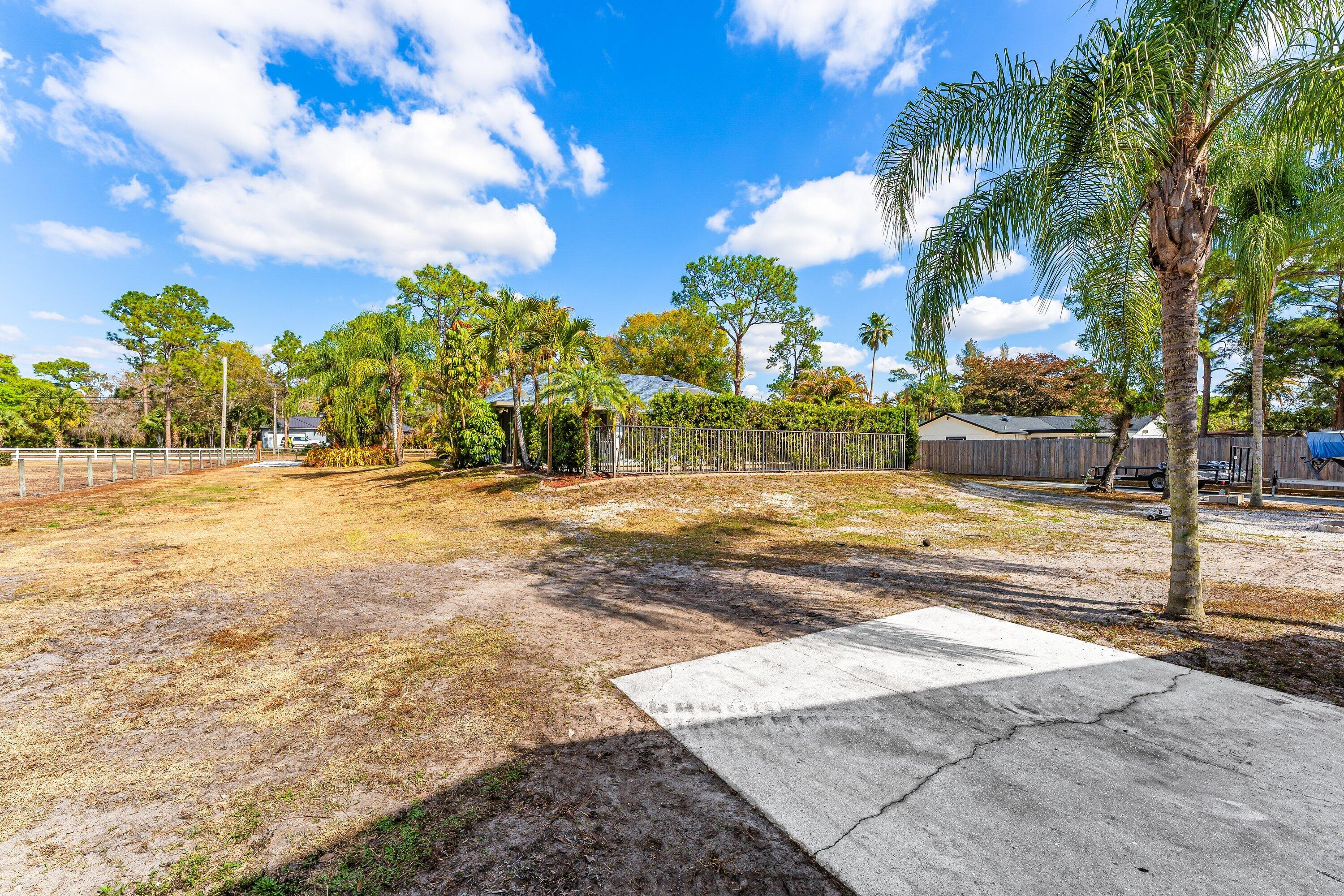 LOXAHATCHEE GROVES - Residential