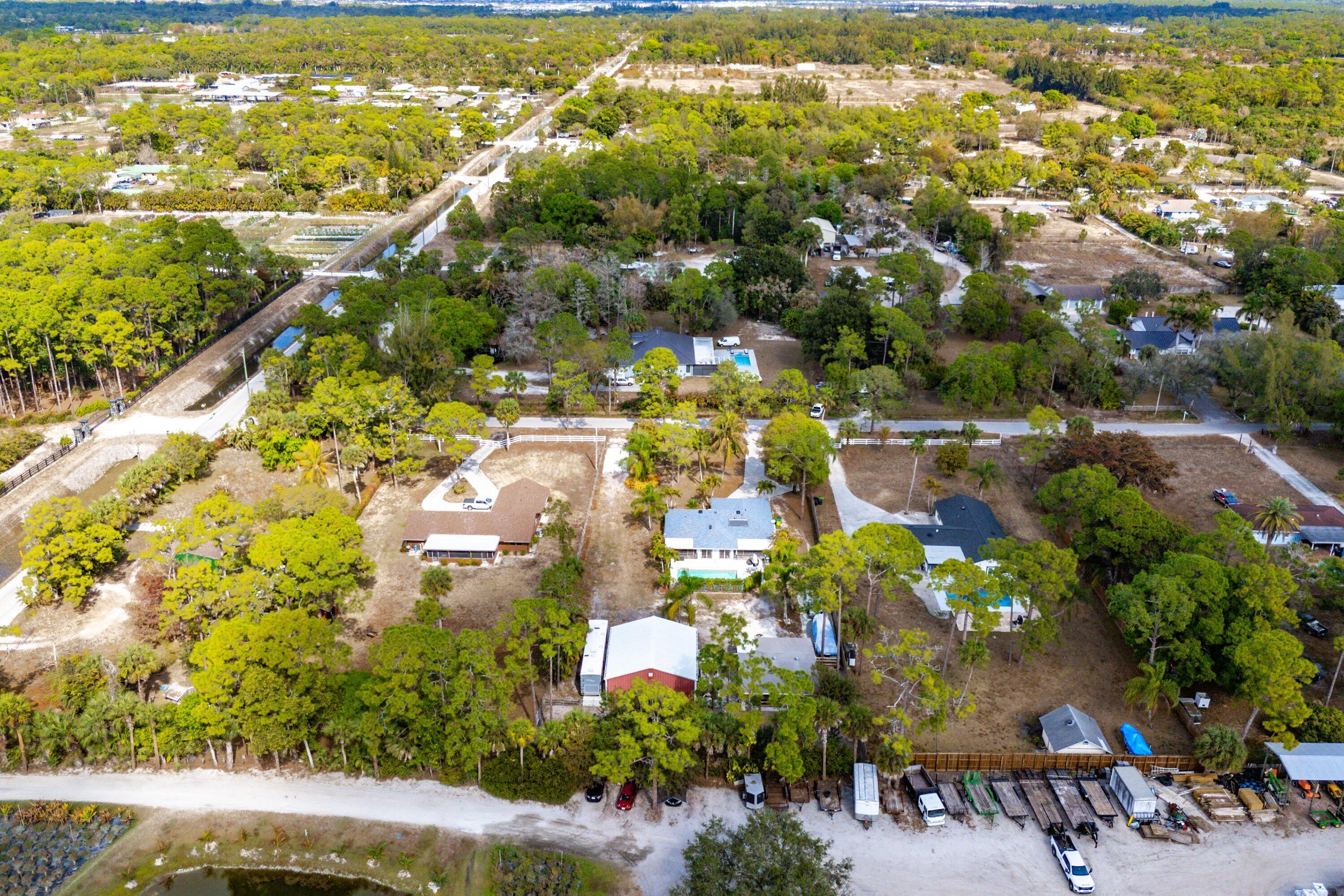LOXAHATCHEE GROVES - Residential