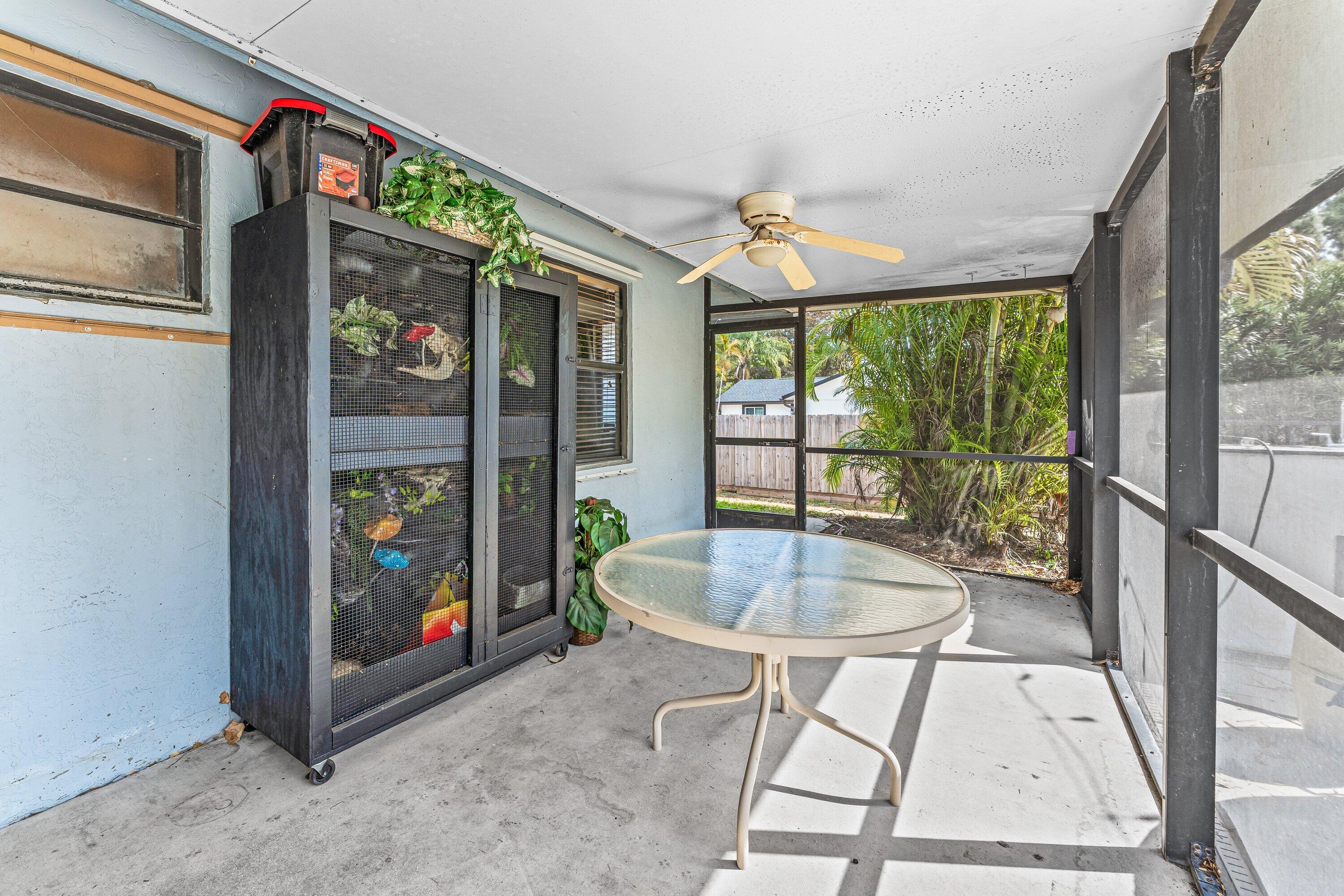 LOXAHATCHEE GROVES - Residential