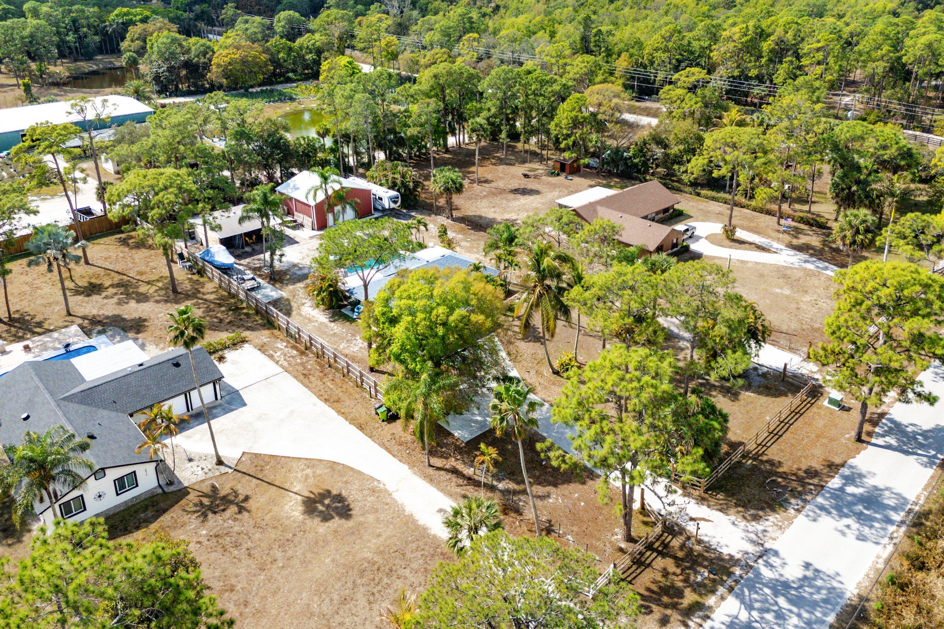 LOXAHATCHEE GROVES - Residential