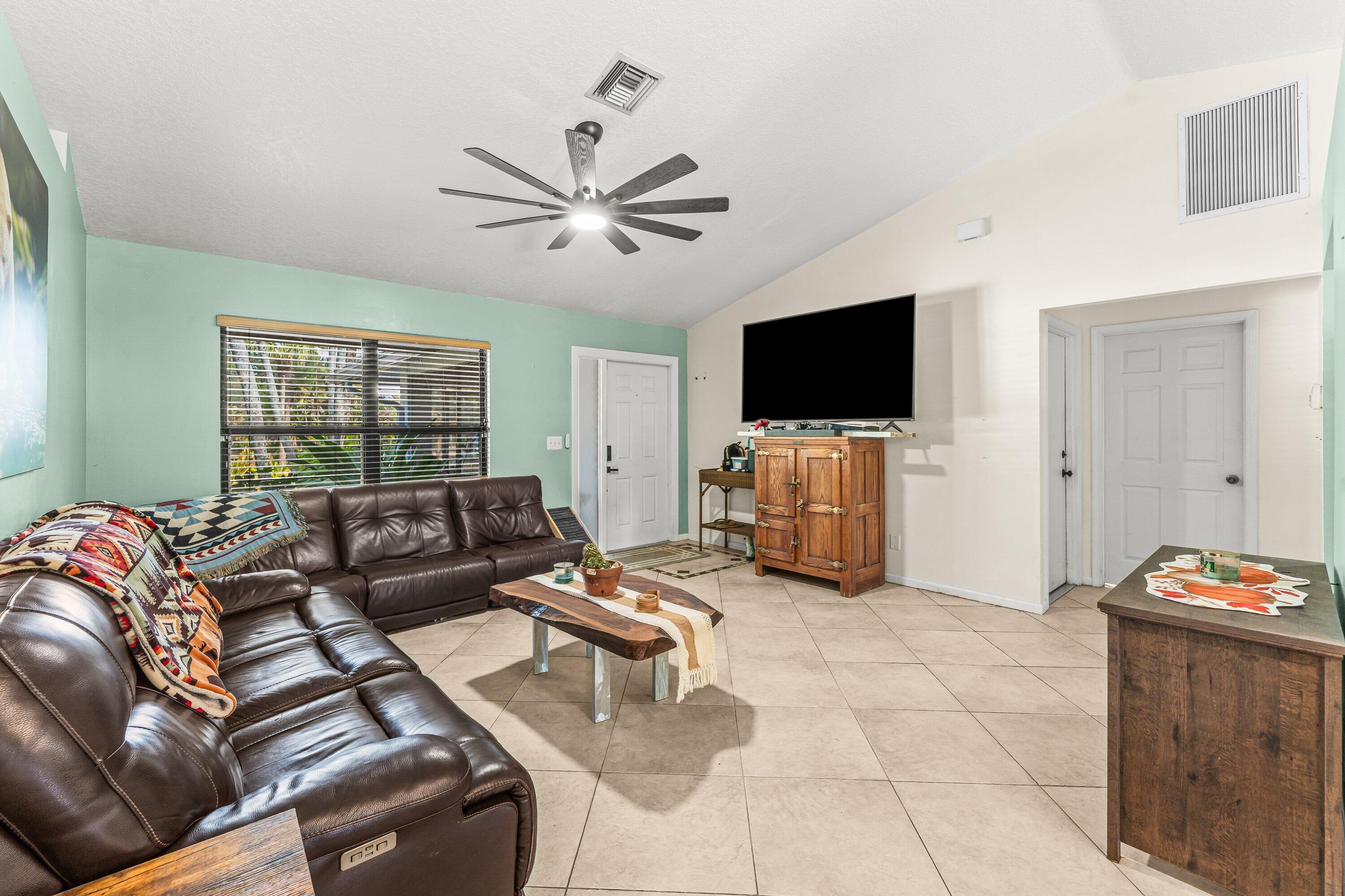 LOXAHATCHEE GROVES - Residential