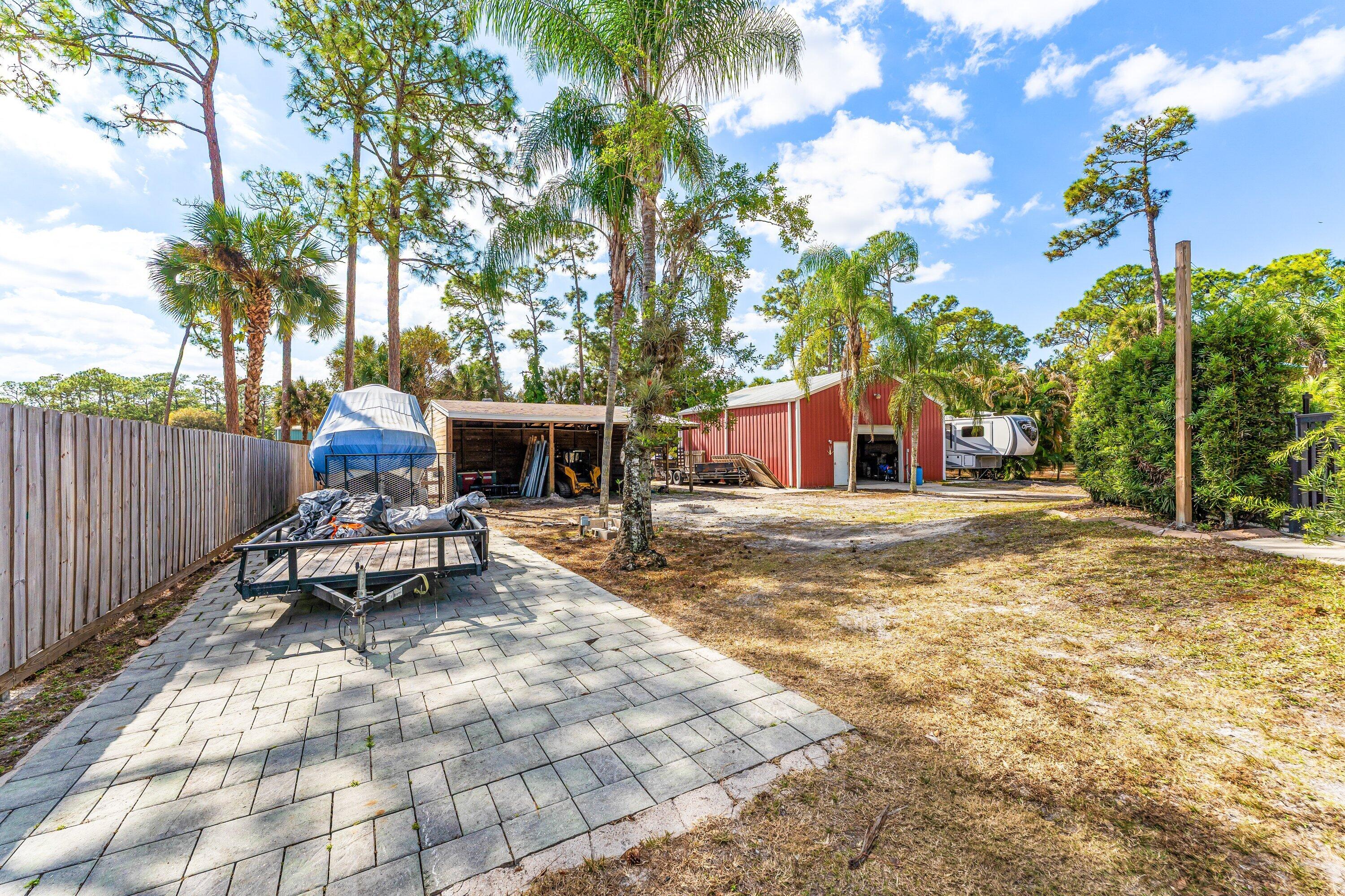LOXAHATCHEE GROVES - Residential