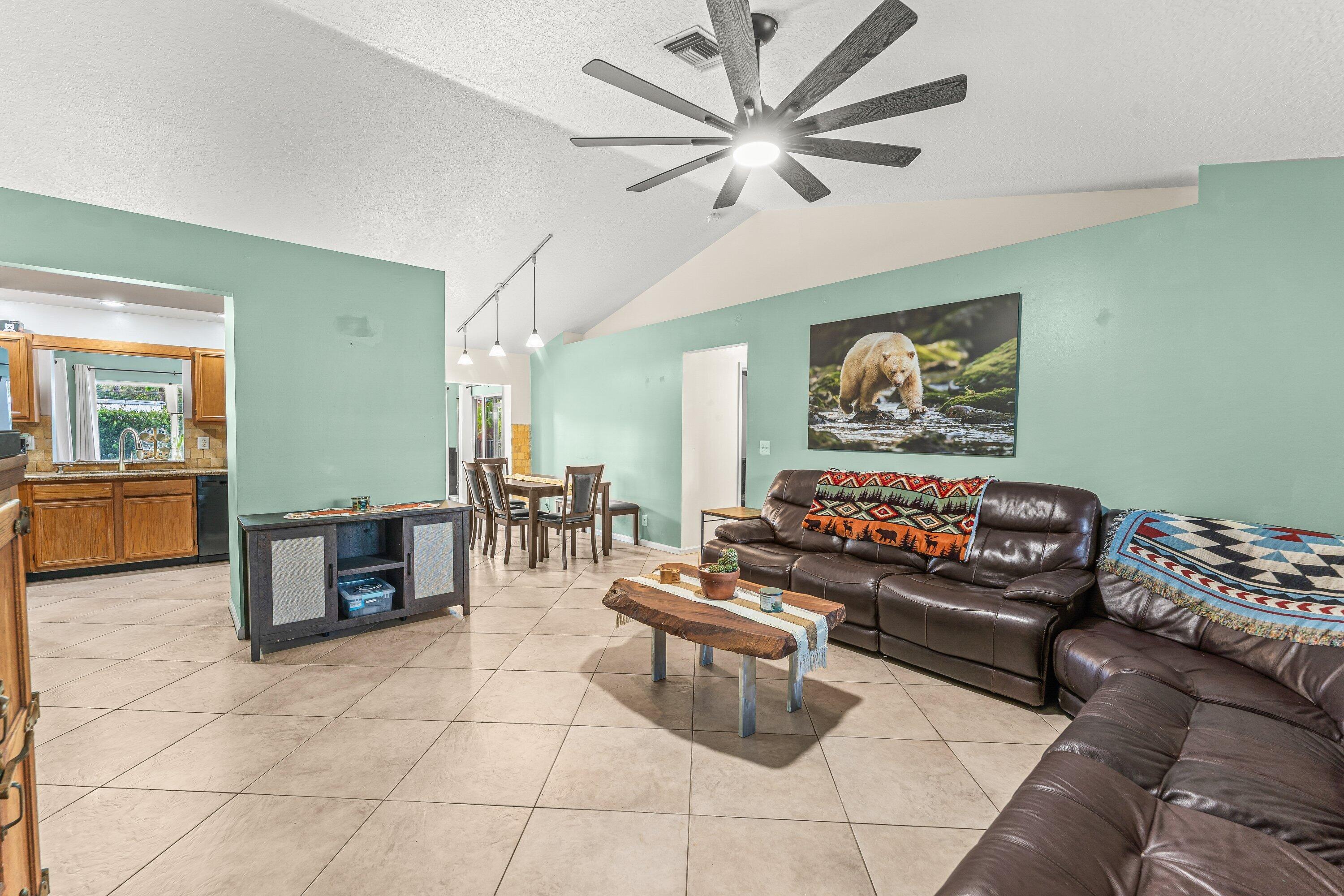 LOXAHATCHEE GROVES - Residential