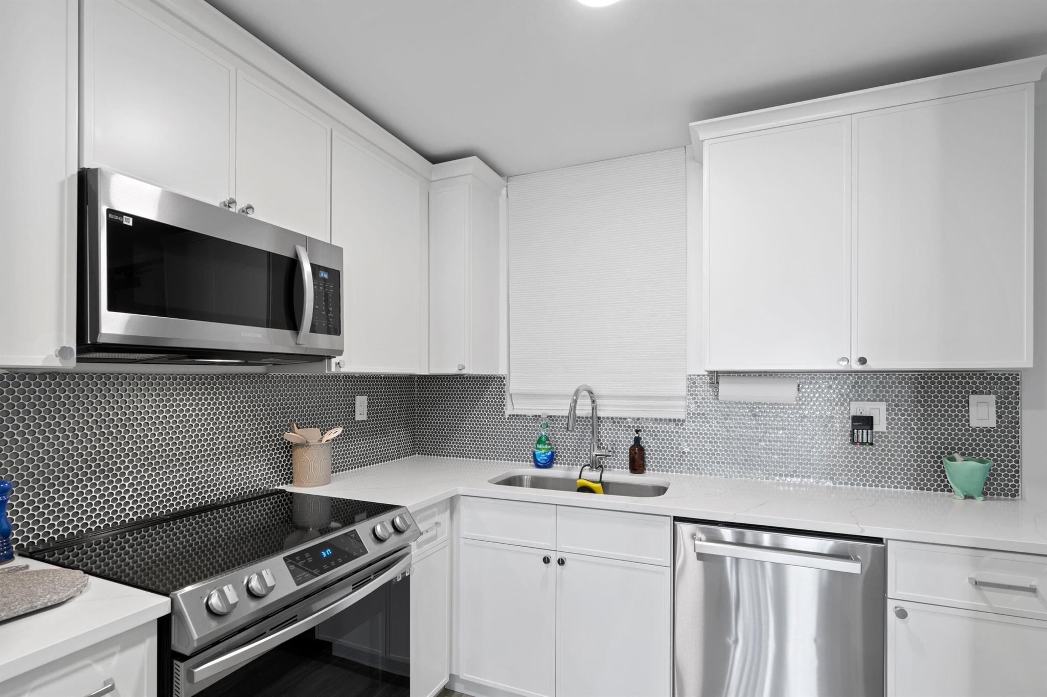 YACHT CLUB TOWERS CONDO - Residential