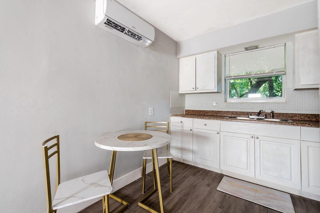 North Hollywood Square - Residential Lease