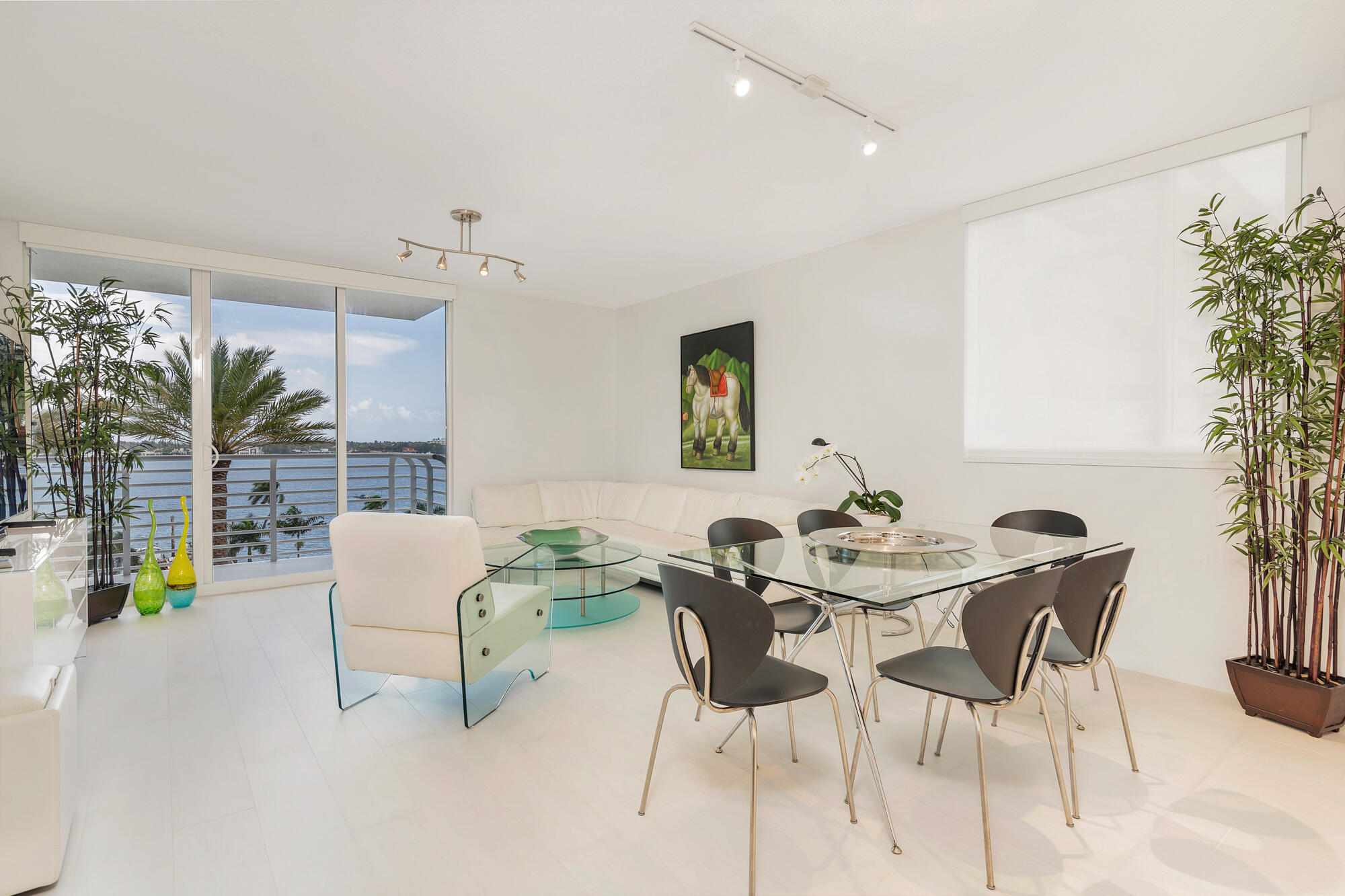 SLADE CONDO - Residential