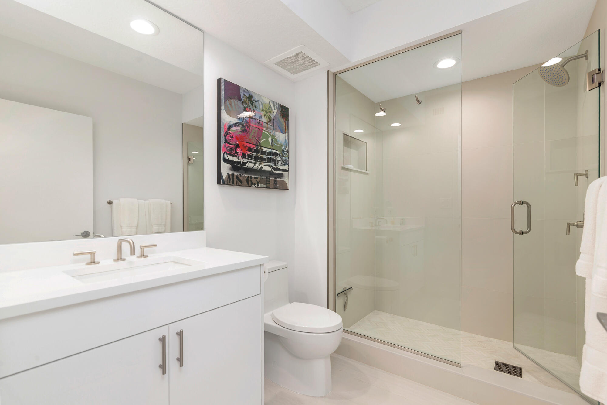 SLADE CONDO - Residential