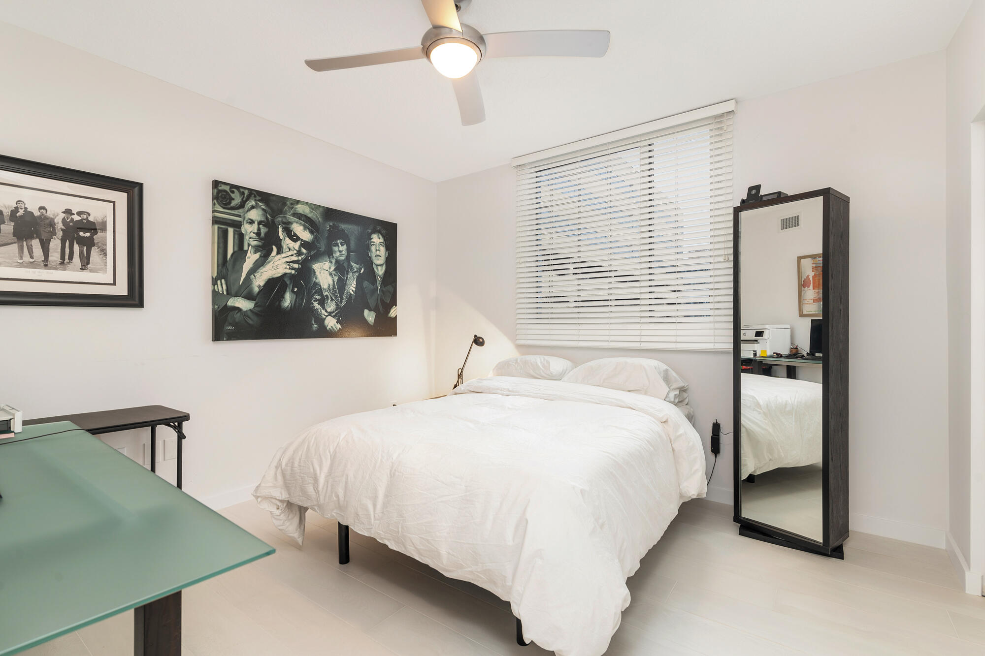 SLADE CONDO - Residential