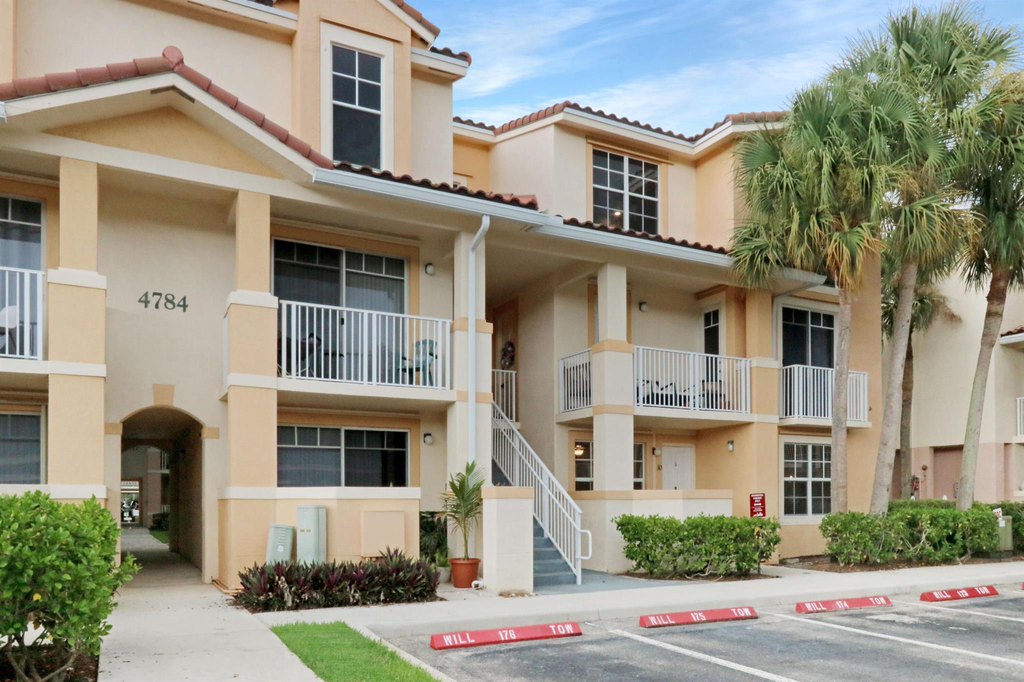 Lovely 2BR/2BA condo in the highly desirable Village at Abacoa. Features include light wood-look tile flooring throughout, recently painted interior, and kitchen with stainless steel appliances. Screened patio with southern exposure overlooking oak trees. ***Community amenities include pool and fitness center. Prime location close to Roger Dean Stadium, Abacoa Town Center, Alton, Gardens Mall, Downtown at the Gardens, dining, shopping, I-95 and the Turnpike. Pet-friendly community with restrictions.