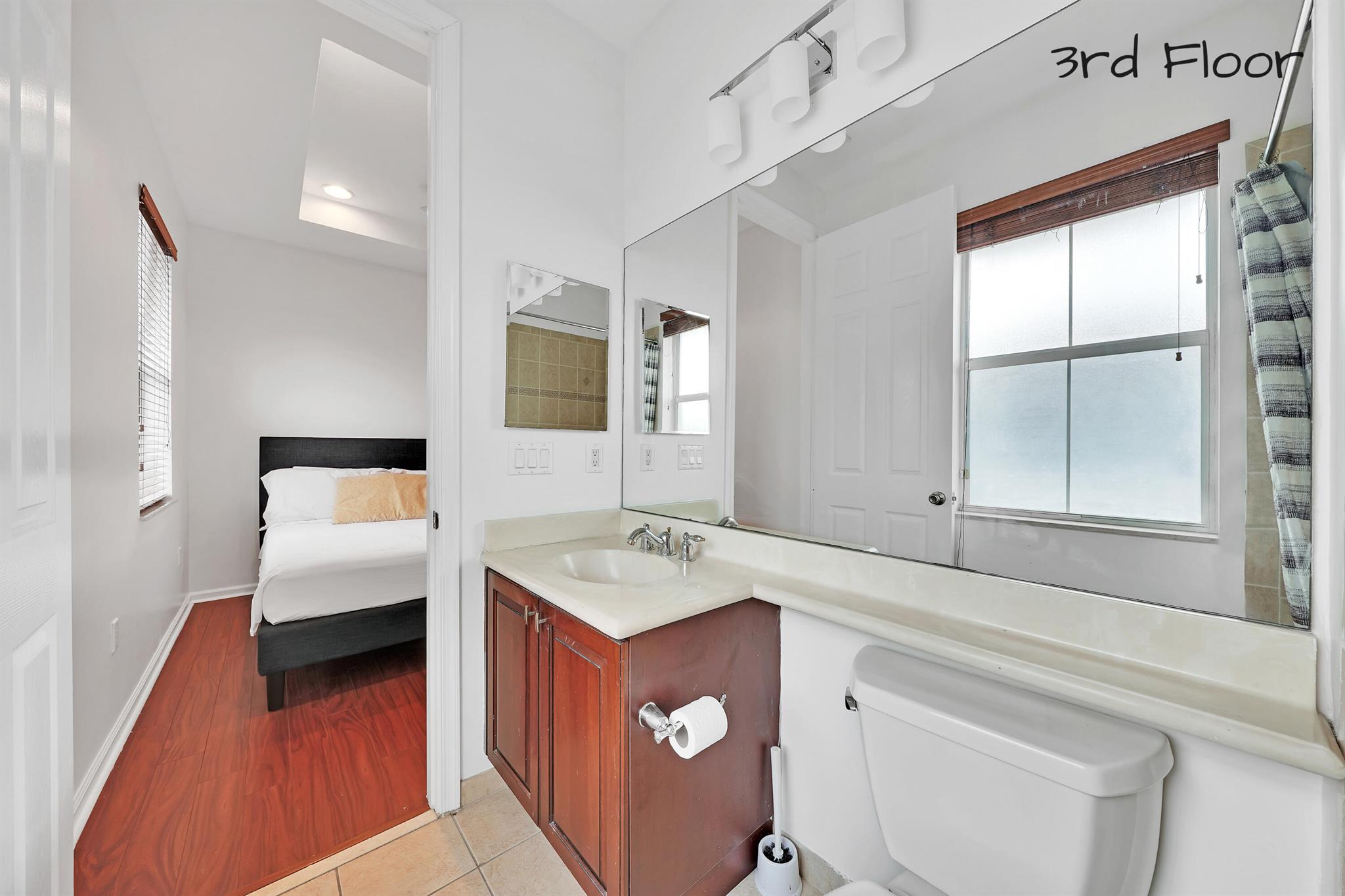 RENAISSANCE COMMONS PUD - Residential Lease