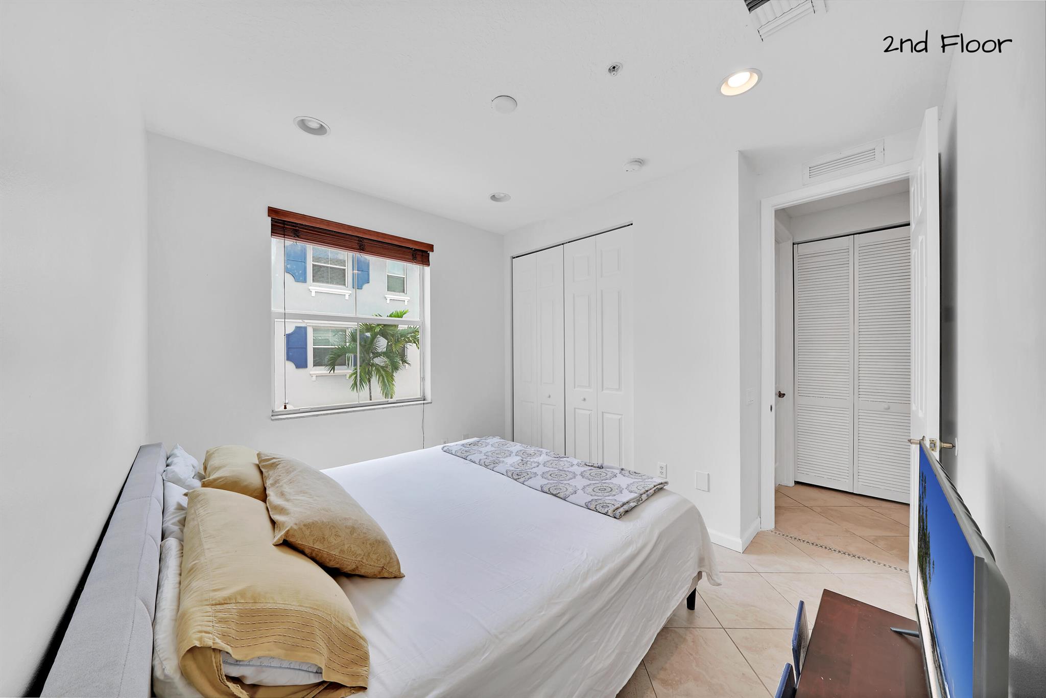 RENAISSANCE COMMONS PUD - Residential Lease