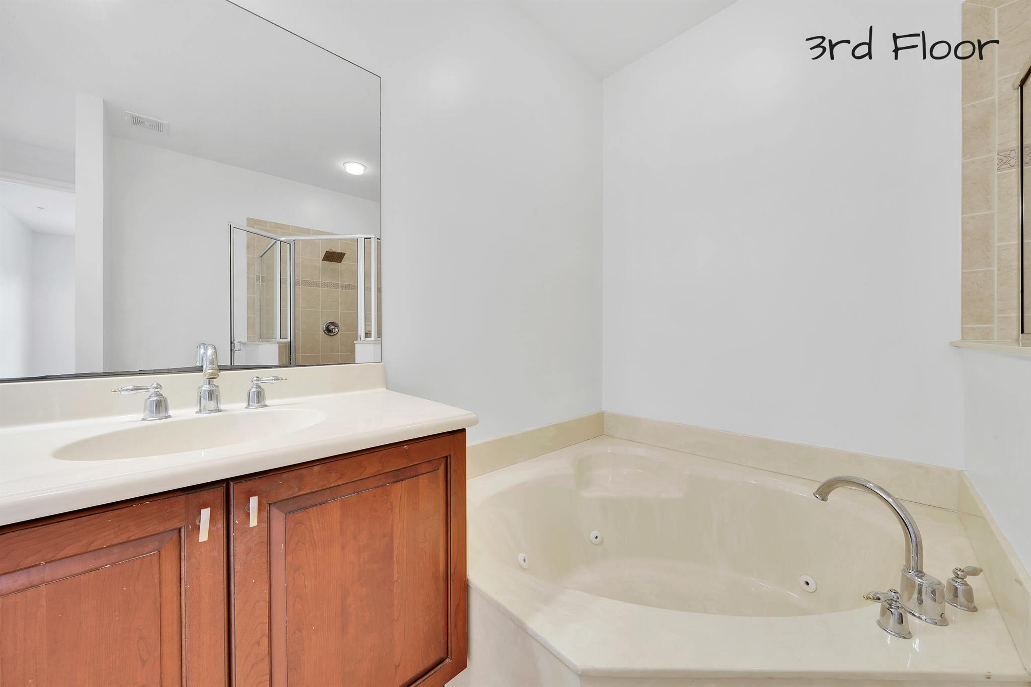 RENAISSANCE COMMONS PUD - Residential Lease