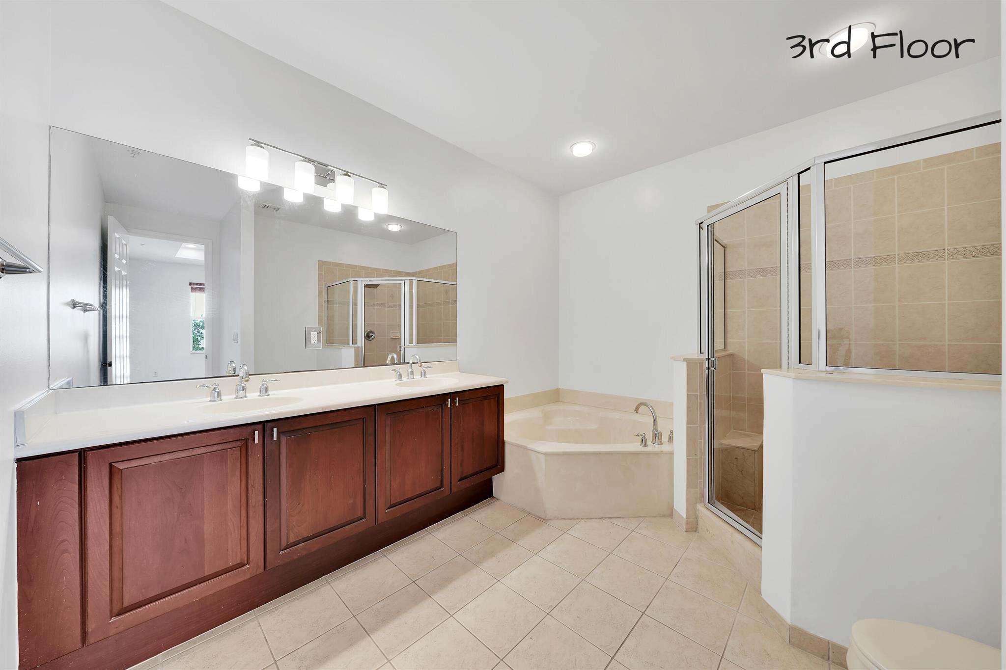 RENAISSANCE COMMONS PUD - Residential Lease