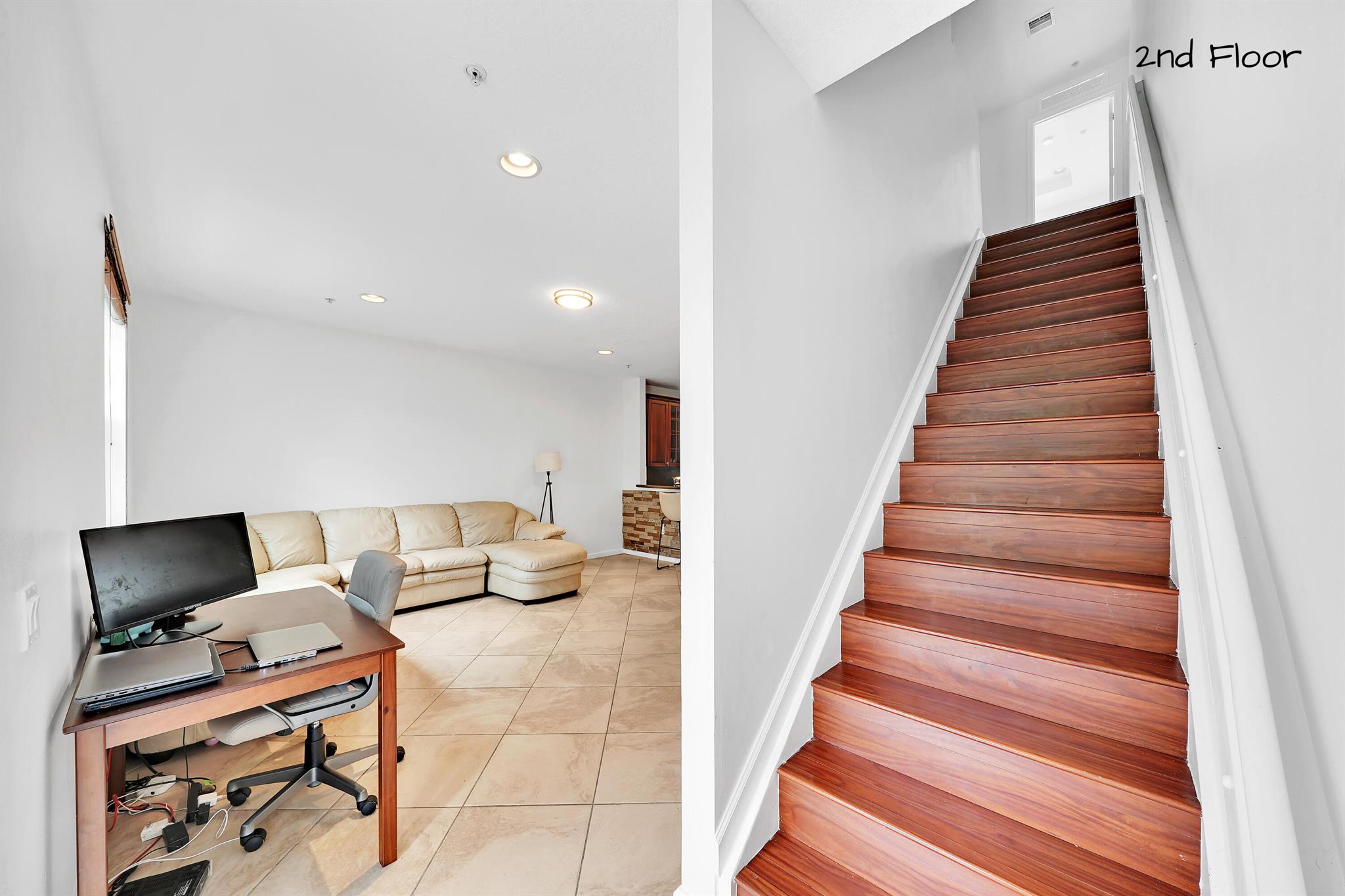 RENAISSANCE COMMONS PUD - Residential Lease