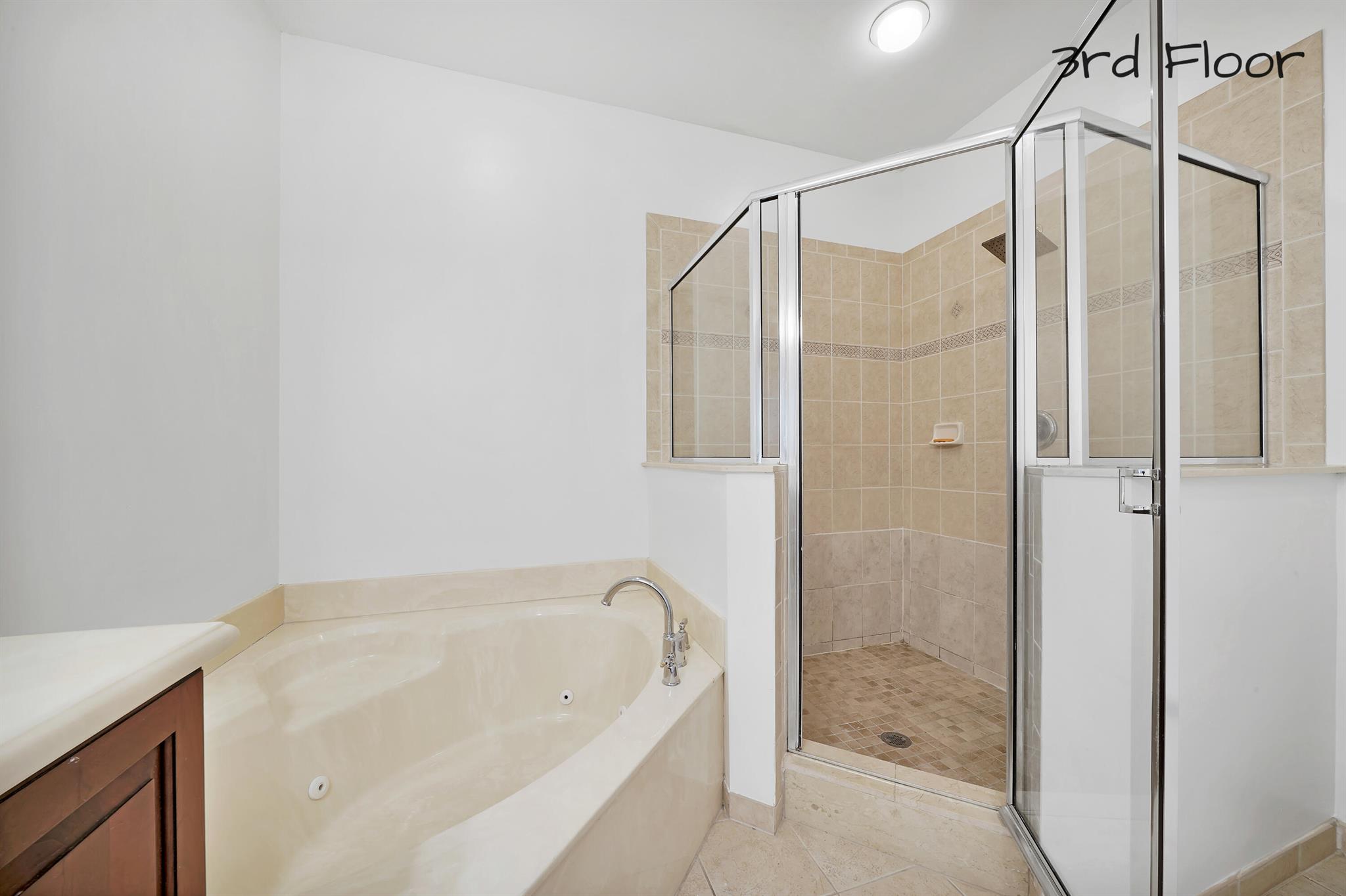 RENAISSANCE COMMONS PUD - Residential Lease