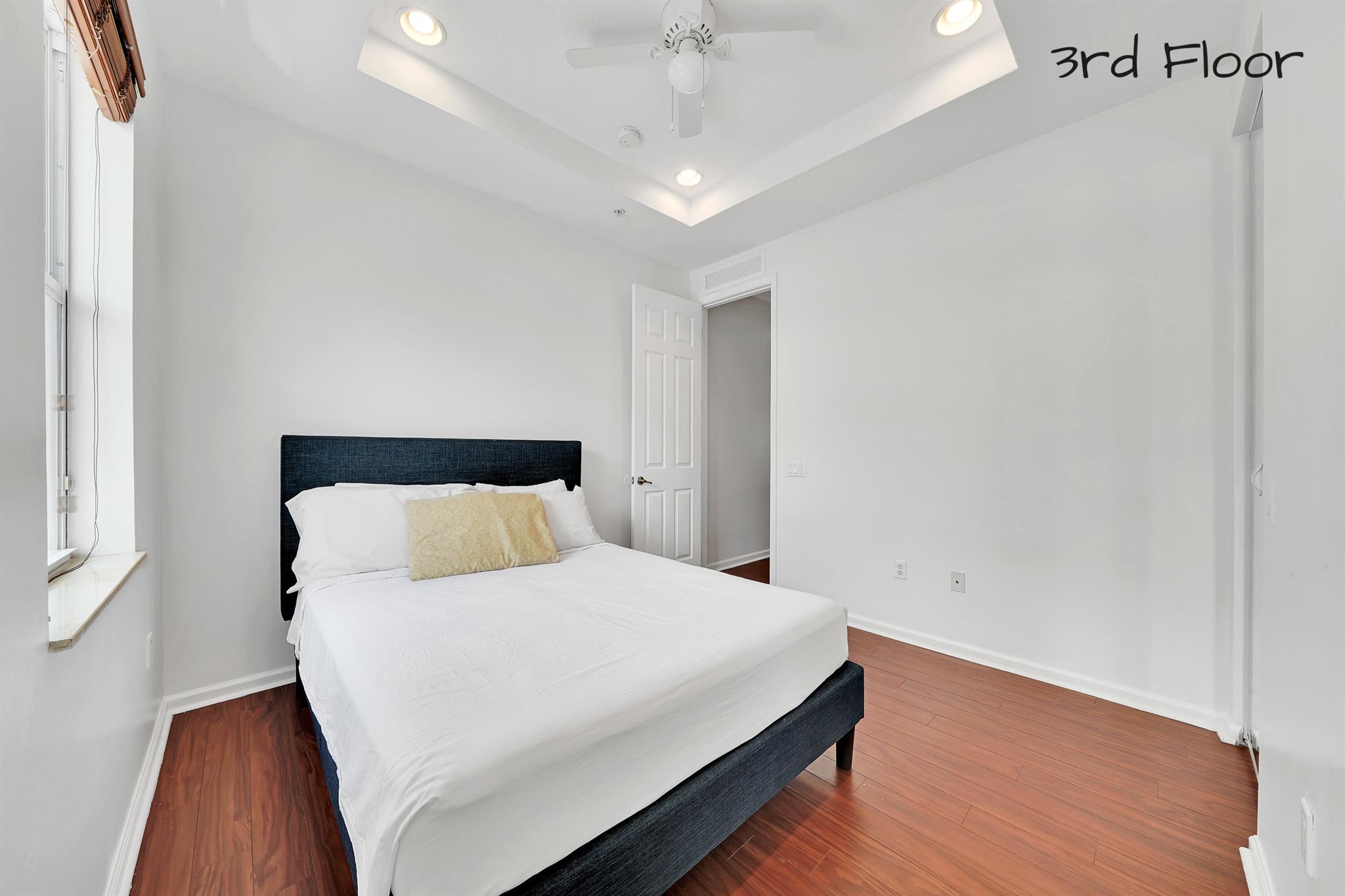 RENAISSANCE COMMONS PUD - Residential Lease