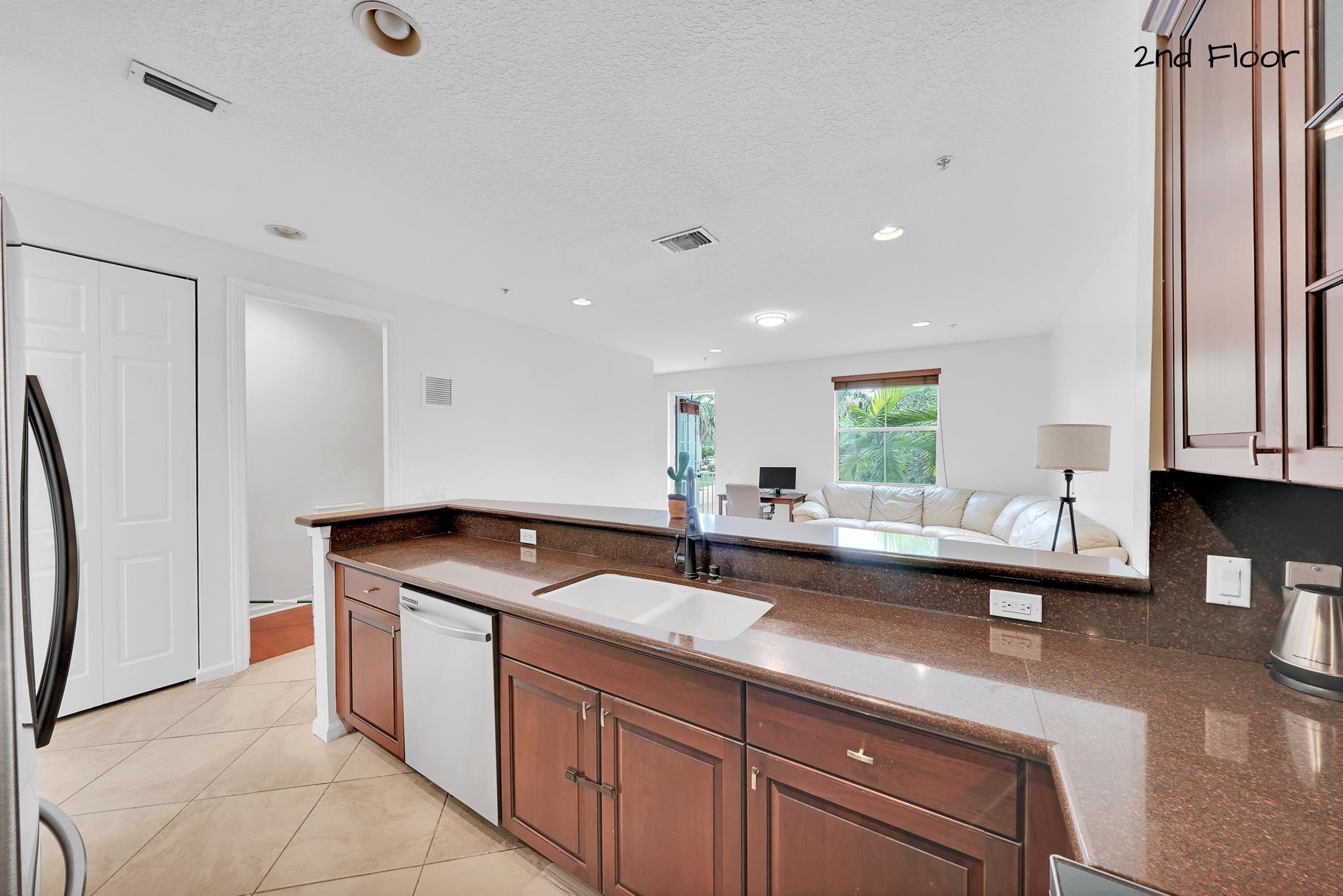 RENAISSANCE COMMONS PUD - Residential Lease