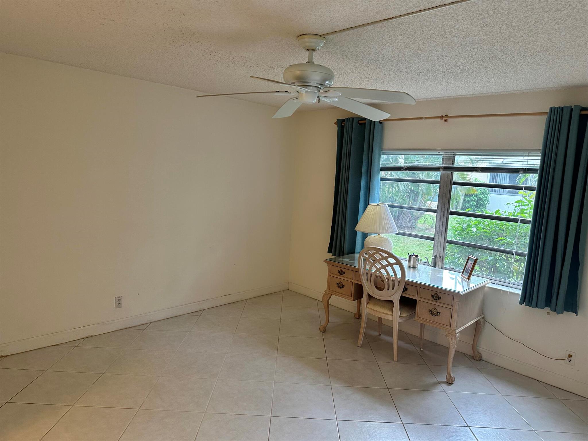 PALM GREENS AT VILLA DEL RAY CONDO II - Residential