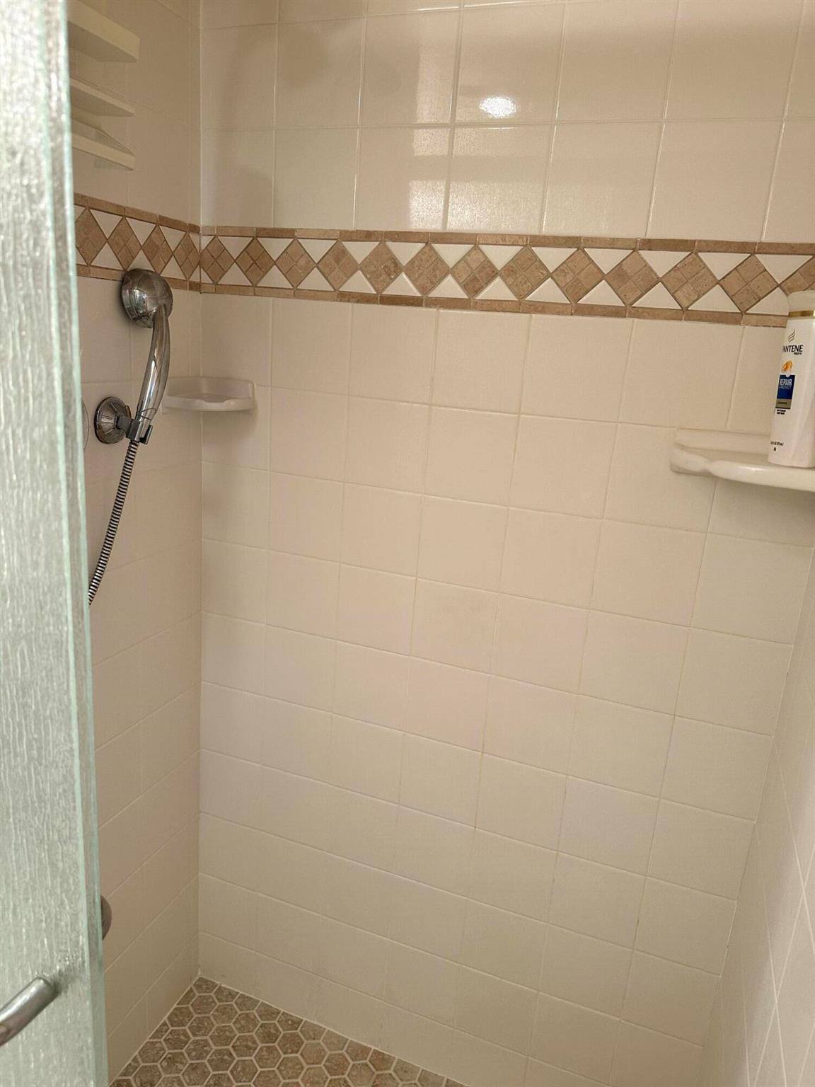 PALM GREENS AT VILLA DEL RAY CONDO II - Residential