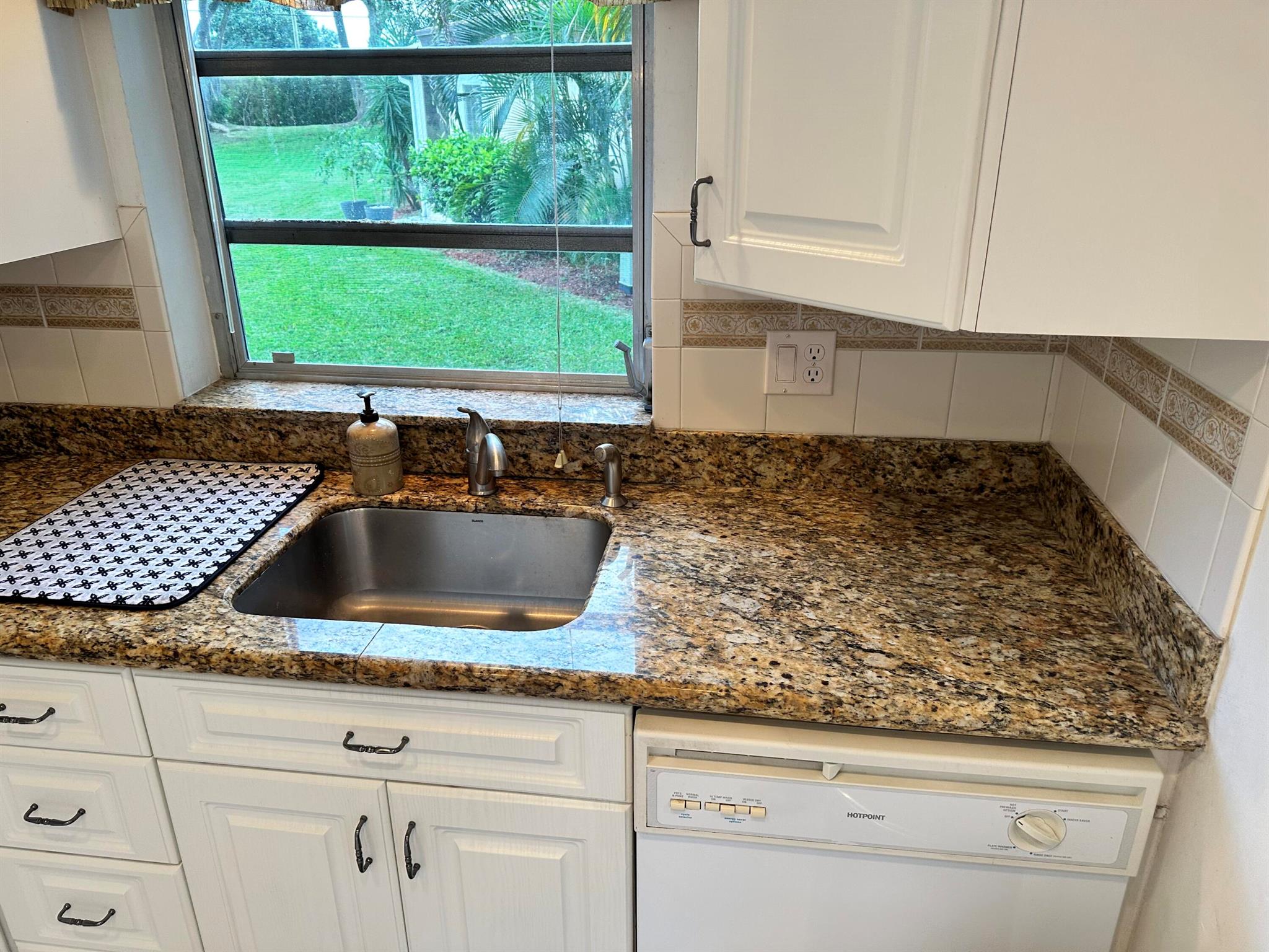 PALM GREENS AT VILLA DEL RAY CONDO II - Residential