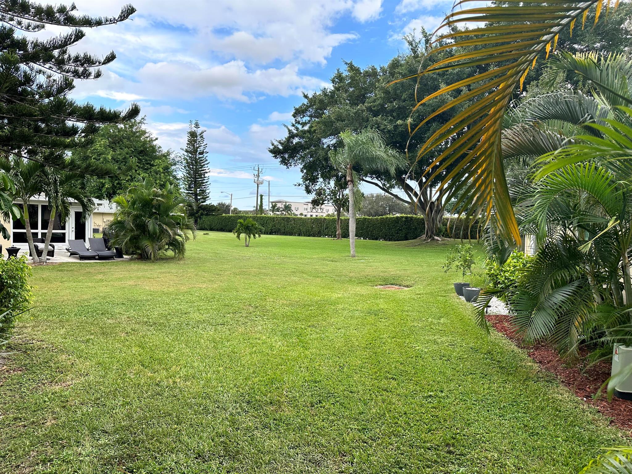 PALM GREENS AT VILLA DEL RAY CONDO II - Residential