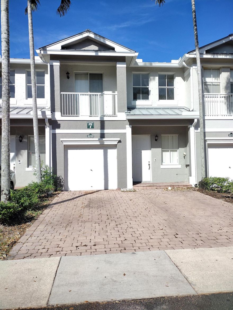 A beautiful 1701 sq ft, 3BR & 3full BR townhouse of bright, open living space & lake view w/1-car garage, 2-car driveway, stainless steal appliances, located in A-rated school area, Convenient to shopping centers. New roof(2024), Newly-installed laminate floor(2025), Carrier A/C(2021), Water heater(2022), Washer(2024), Dryer(2022), Microwave(2025), Dishwasher (2022), HOA covers insurance, exterior maintenance, pool & common area.